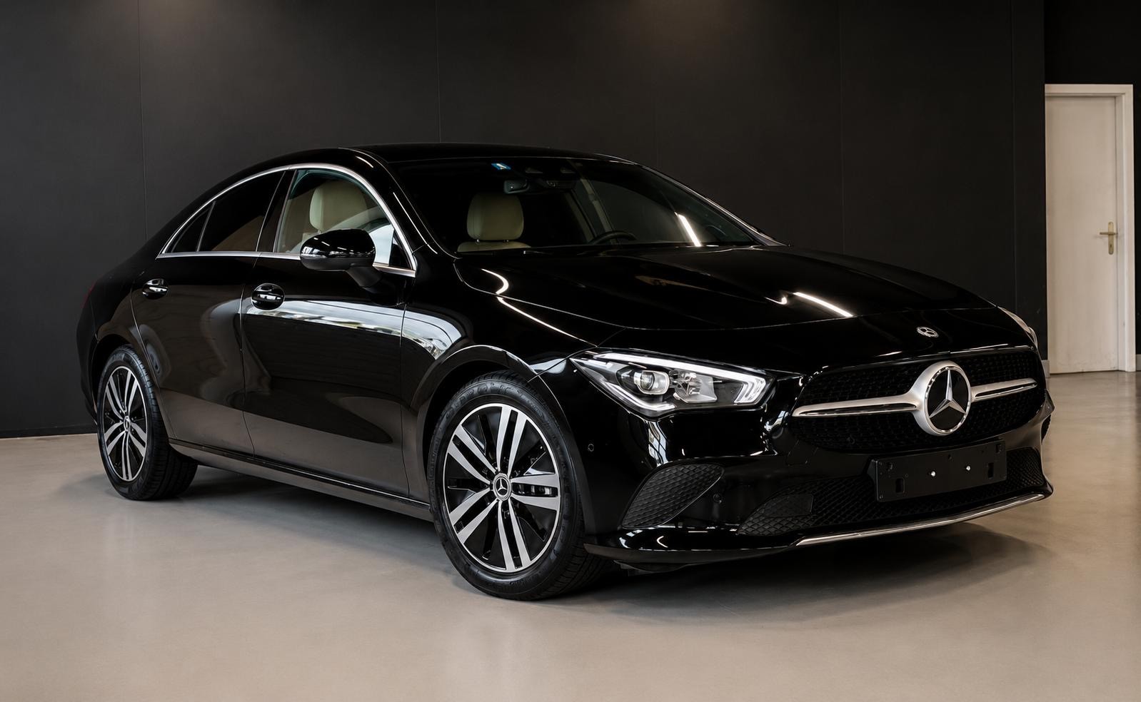 MERCEDES-BENZ CLA 200 | Apple CarPlay | Digital Cockpit | Luxus Interieur-image-1