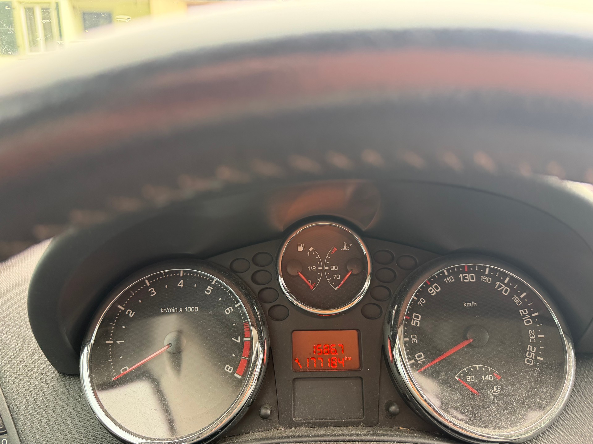 PEUGEOT 207 SW 1.6 16V Turbo GTi-image-4
