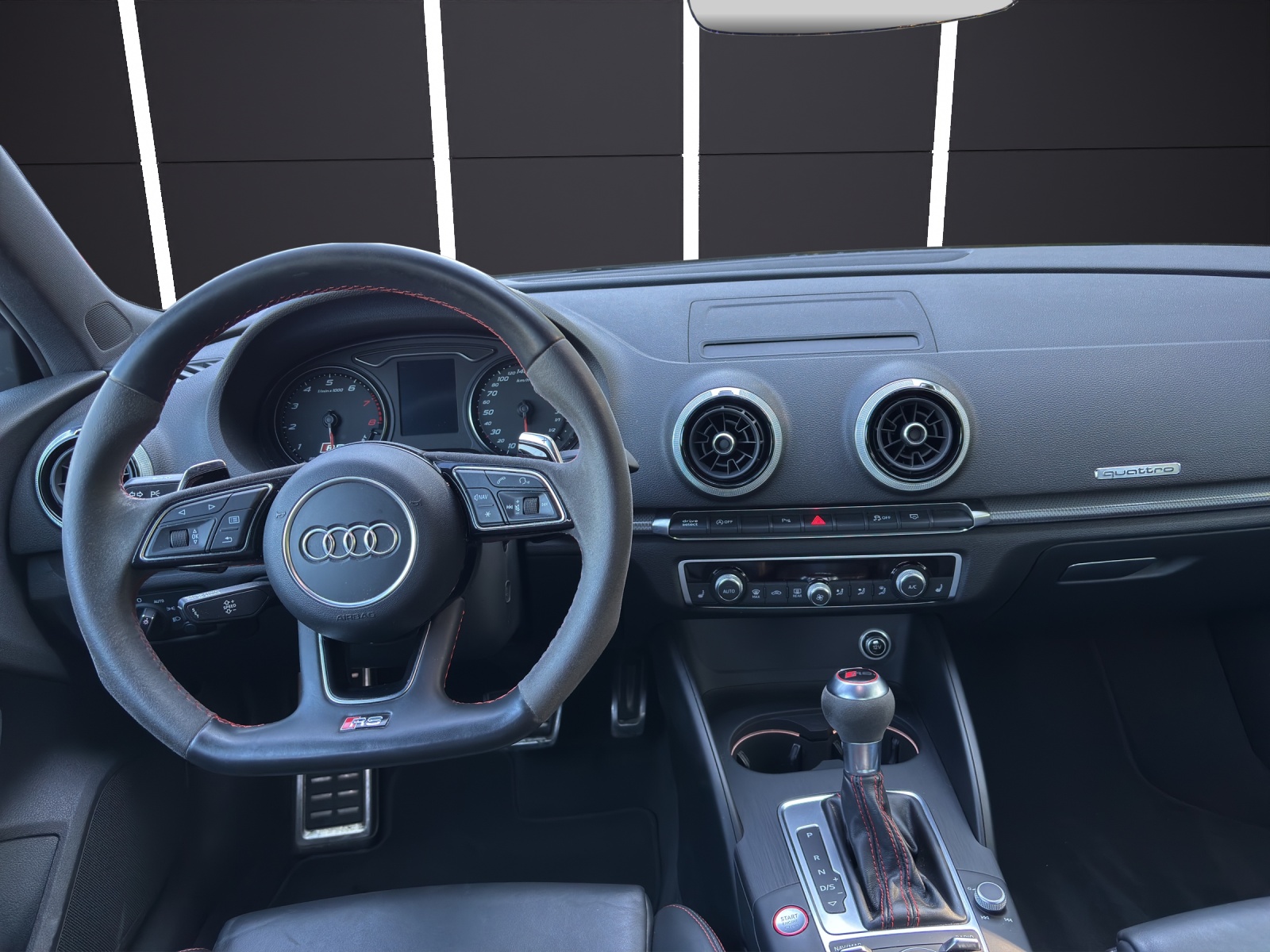 AUDI RS3 Sportback 2.5 TSI quattro S-tronic-image-5
