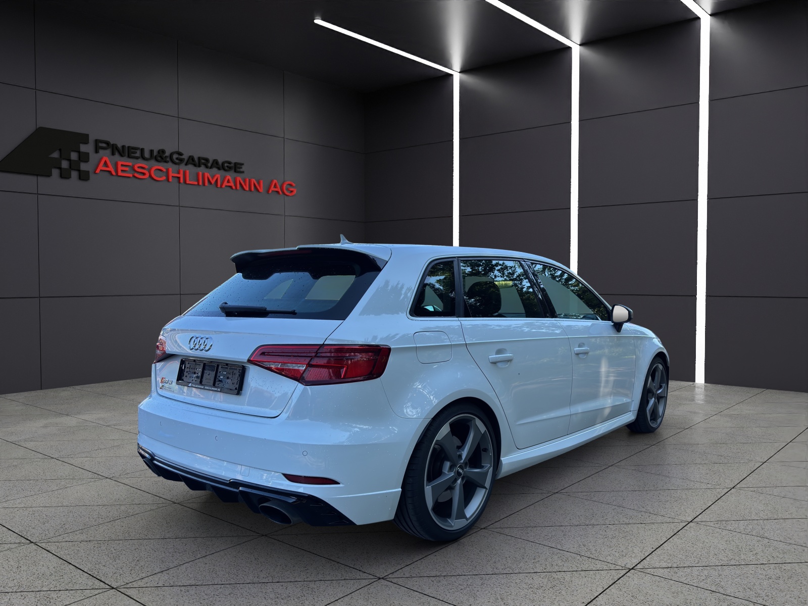 AUDI RS3 Sportback 2.5 TSI quattro S-tronic-image-8