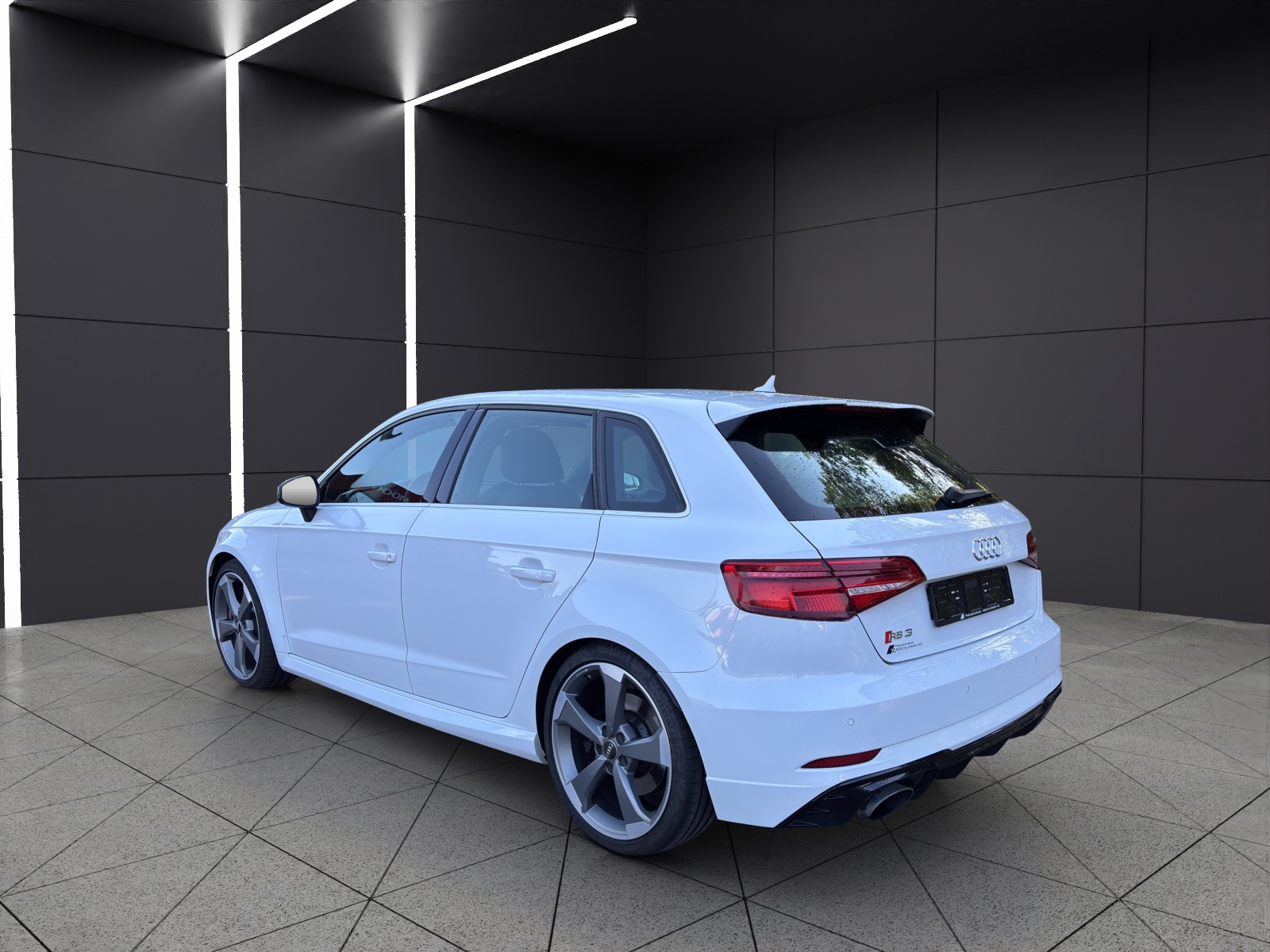 AUDI RS3 Sportback 2.5 TSI quattro S-tronic-image-4