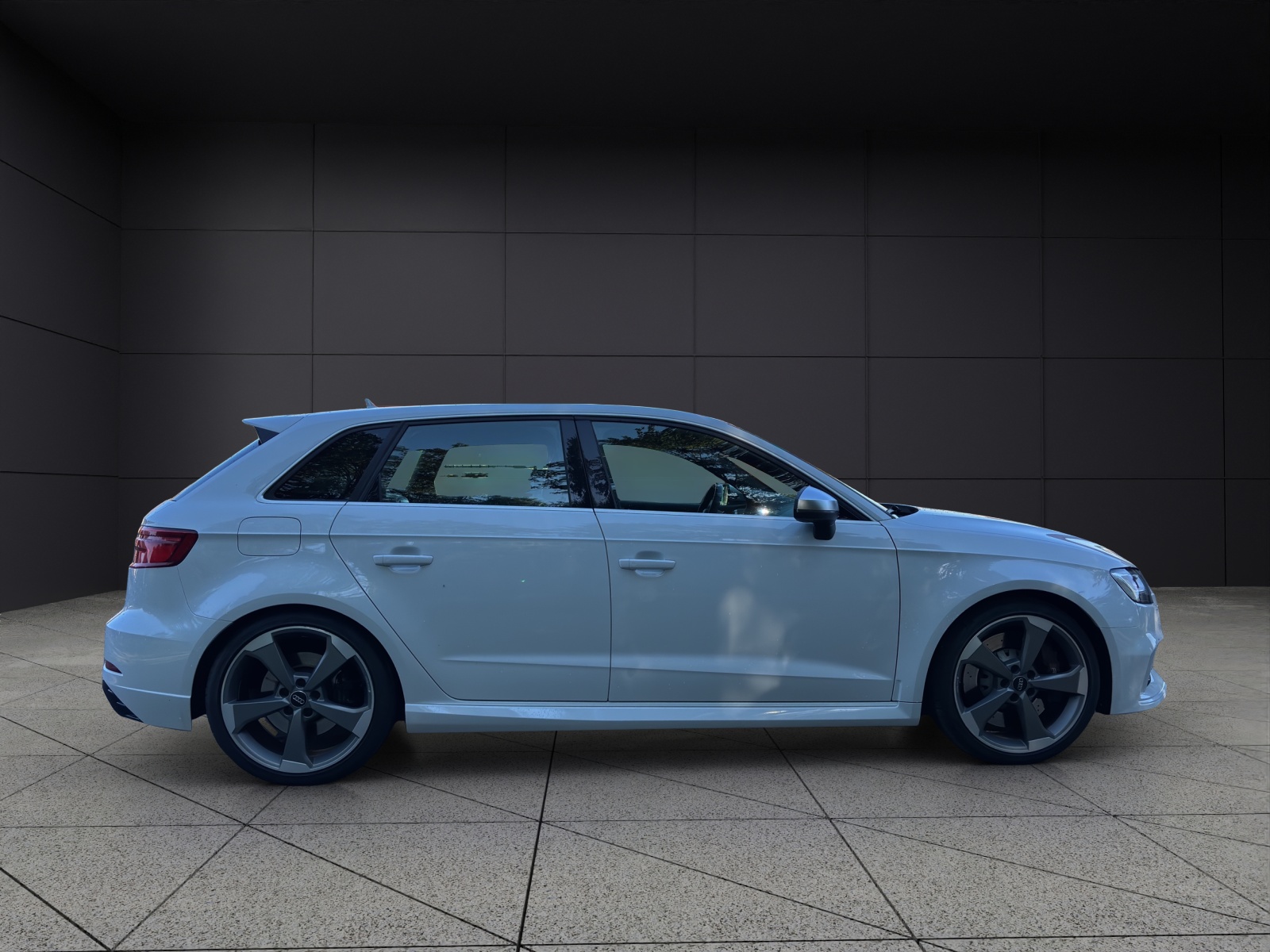 AUDI RS3 Sportback 2.5 TSI quattro S-tronic-image-9