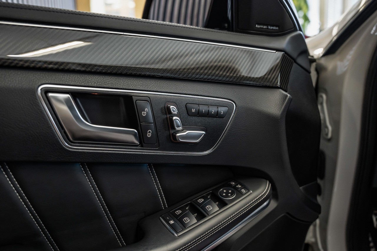 MERCEDES-BENZ E 63 AMG S 4Matic Speedshift-image-28