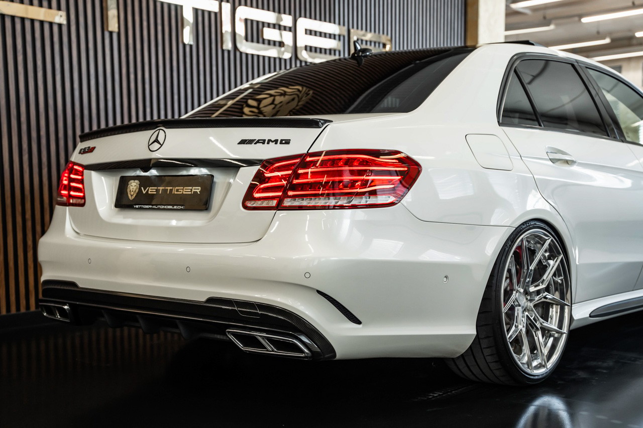 MERCEDES-BENZ E 63 AMG S 4Matic Speedshift-image-8
