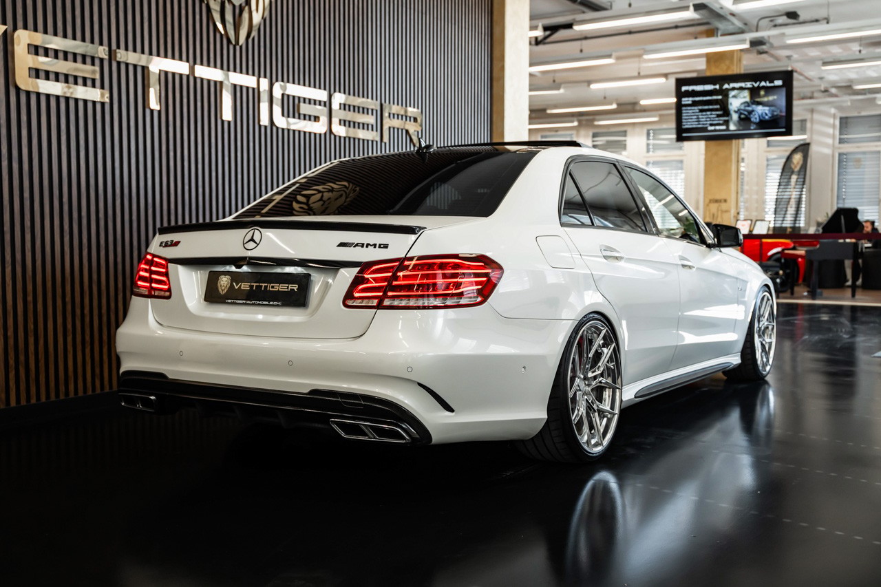 MERCEDES-BENZ E 63 AMG S 4Matic Speedshift-image-7