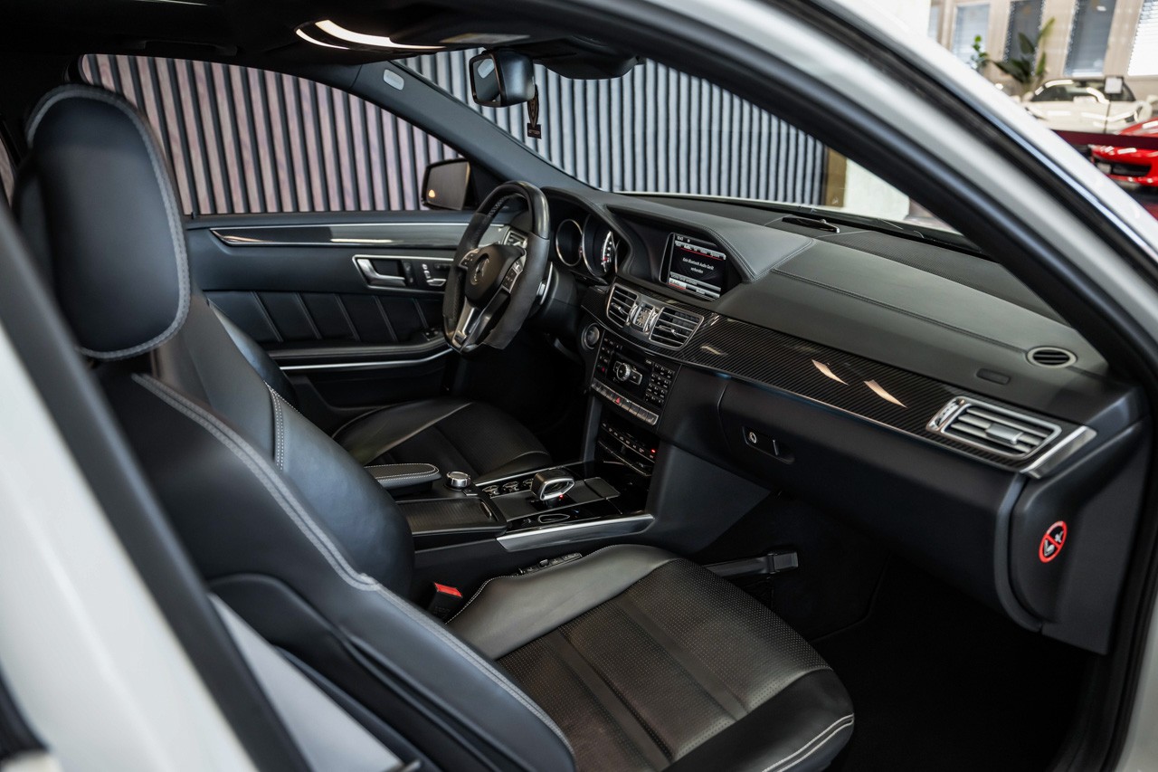 MERCEDES-BENZ E 63 AMG S 4Matic Speedshift-image-15