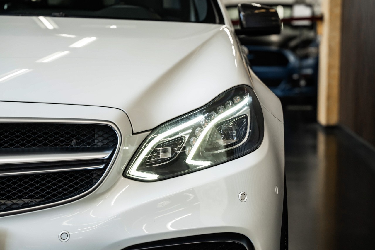 MERCEDES-BENZ E 63 AMG S 4Matic Speedshift-image-9