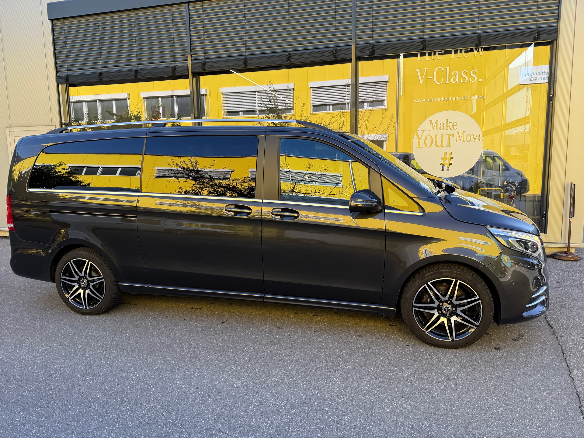 MERCEDES-BENZ V 300 d extralang Swiss Edition 4Matic 9G-Tronic-image-5