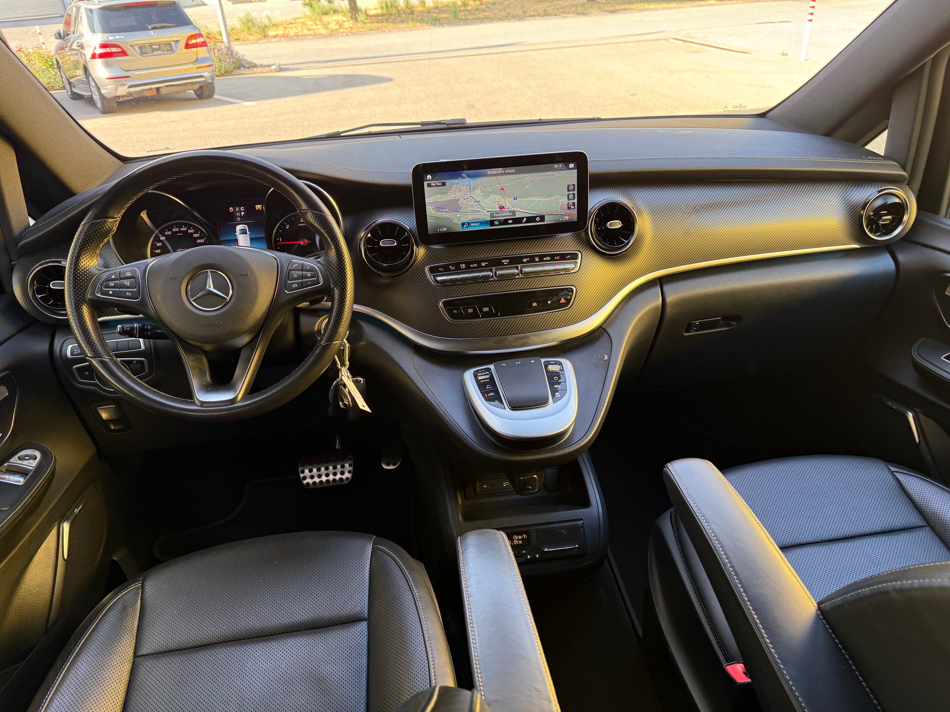 MERCEDES-BENZ V 300 d extralang Swiss Edition 4Matic 9G-Tronic-image-10