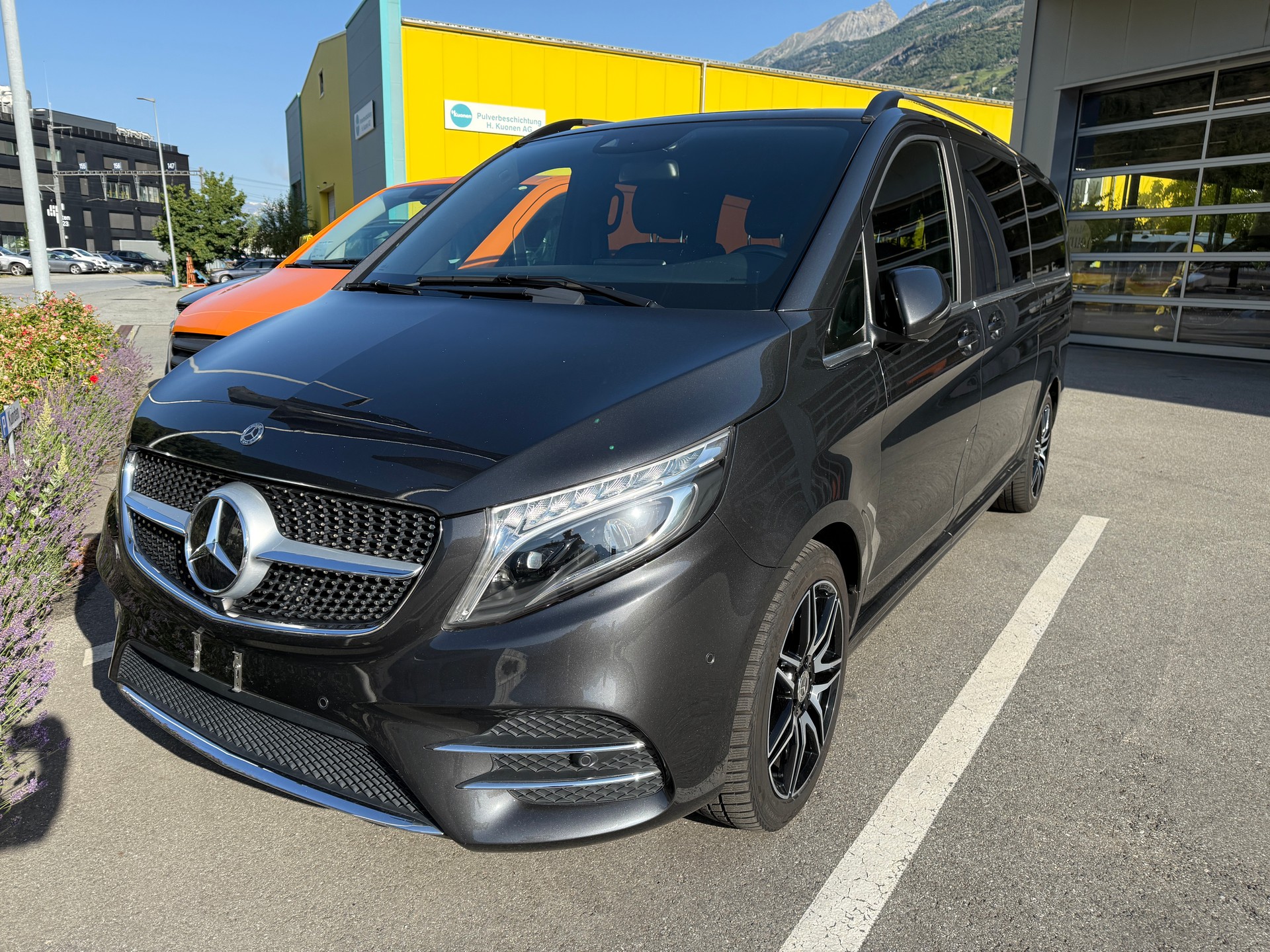 MERCEDES-BENZ V 300 d extralang Swiss Edition 4Matic 9G-Tronic-showroom-element-3