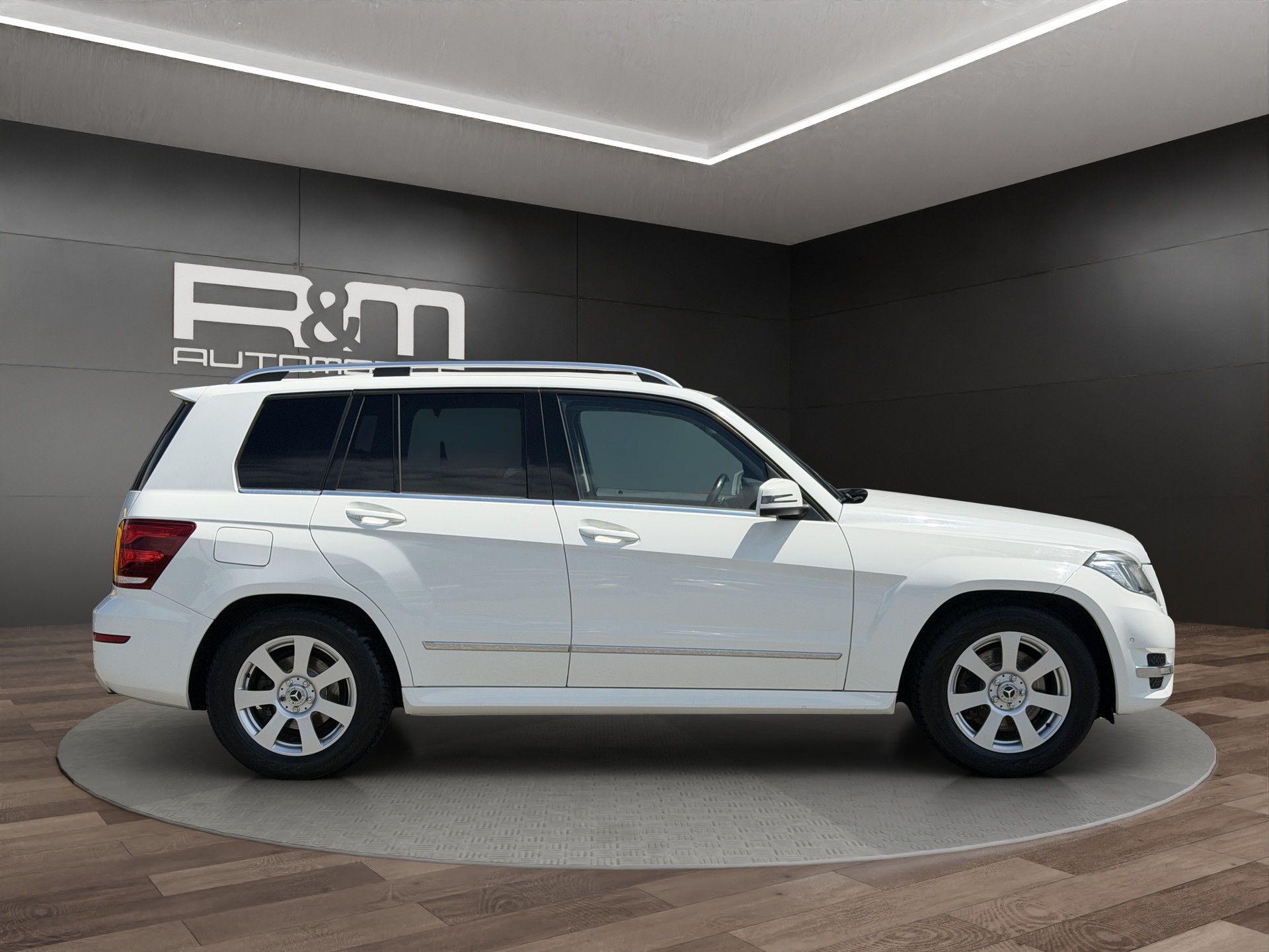 MERCEDES-BENZ GLK 220 BlueTEC 4Matic 7G-Tronic-showroom-element-3