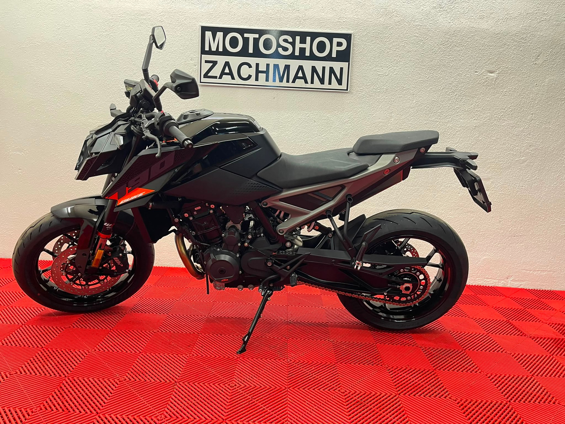 KTM 790 Duke (35kW) 2027-showroom-element-3
