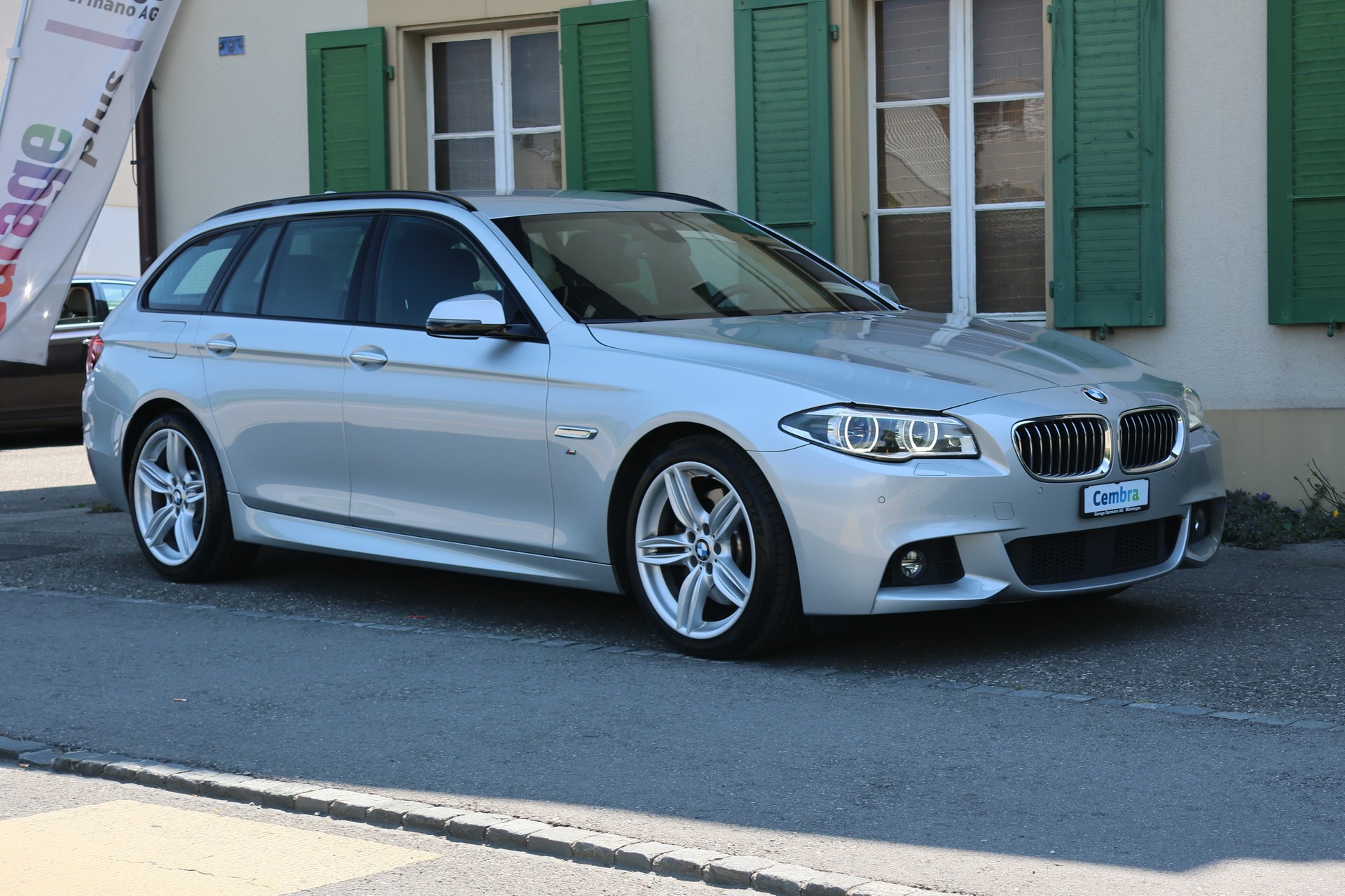BMW 528i Touring xDrive M-Sport Modern Line Steptronic-showroom-element-2