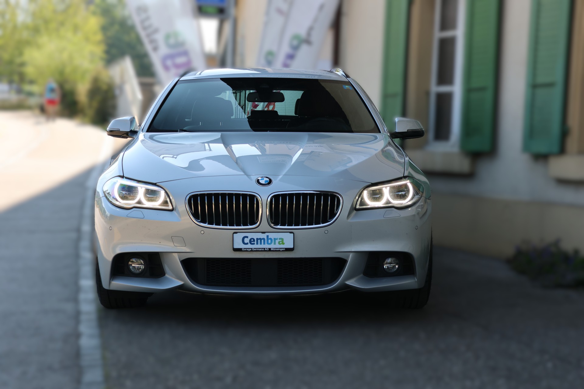 BMW 528i Touring xDrive M-Sport Modern Line Steptronic-showroom-element-1