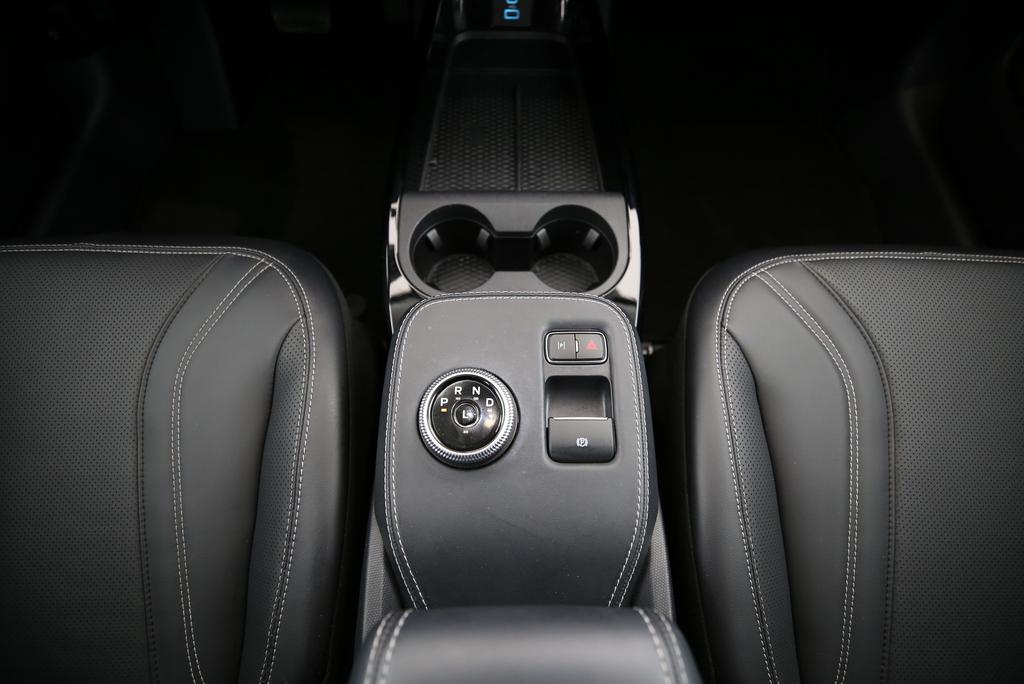 FORD Mustang Mach-E Standard-image-8