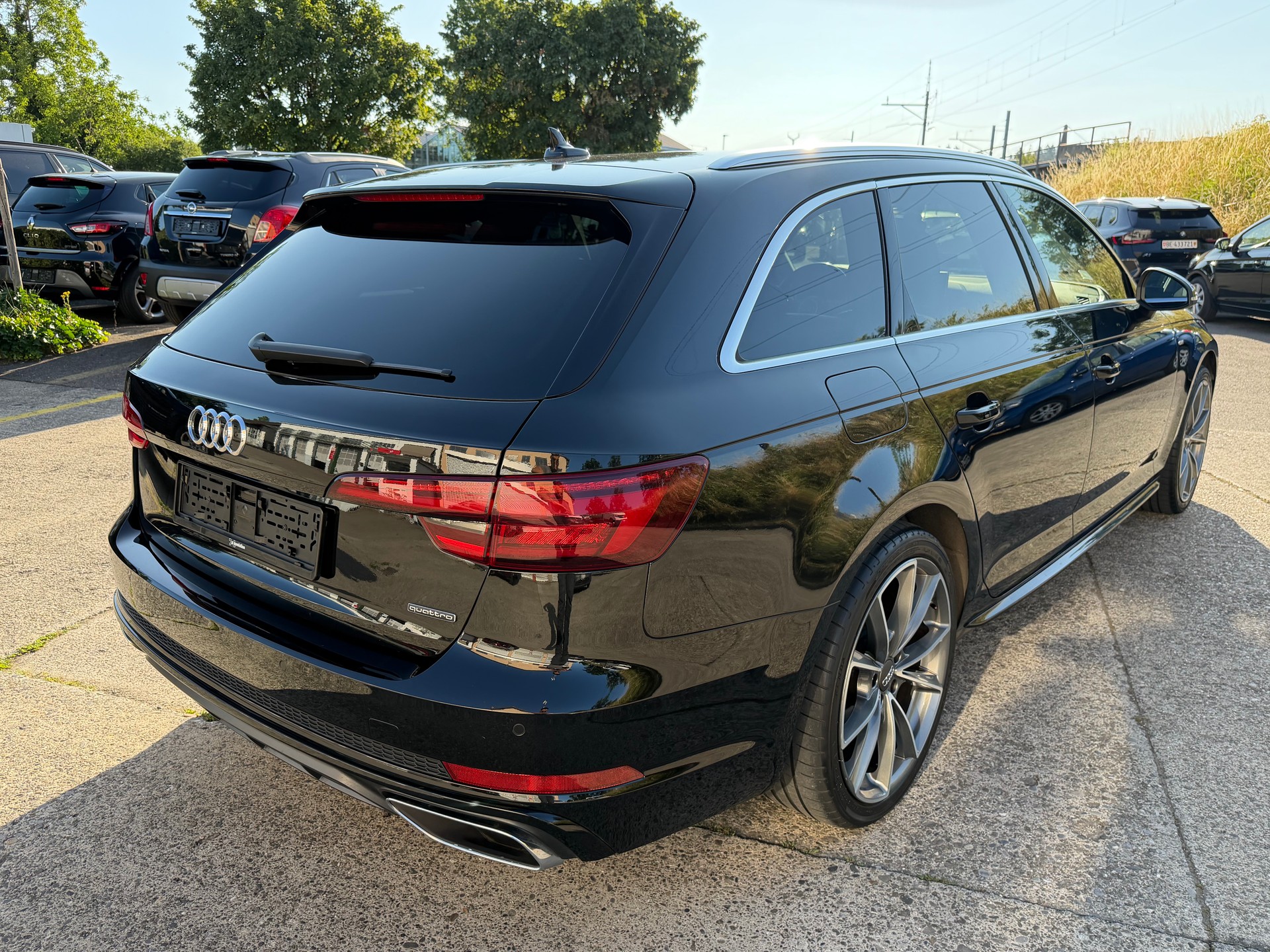 AUDI A4 Avant 2.0 TDI Sport quattro S-tronic-image-4