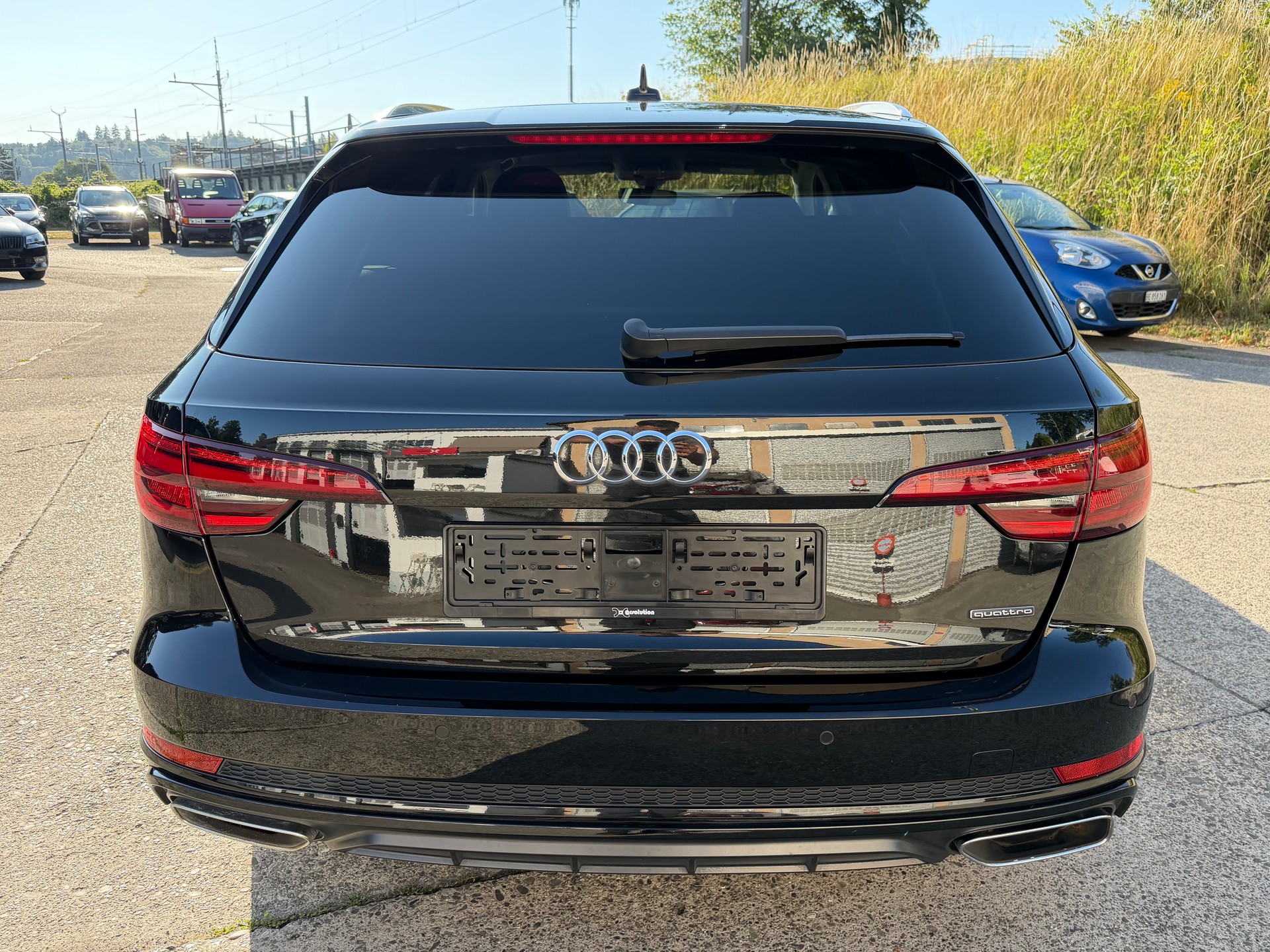AUDI A4 Avant 2.0 TDI Sport quattro S-tronic-showroom-element-3