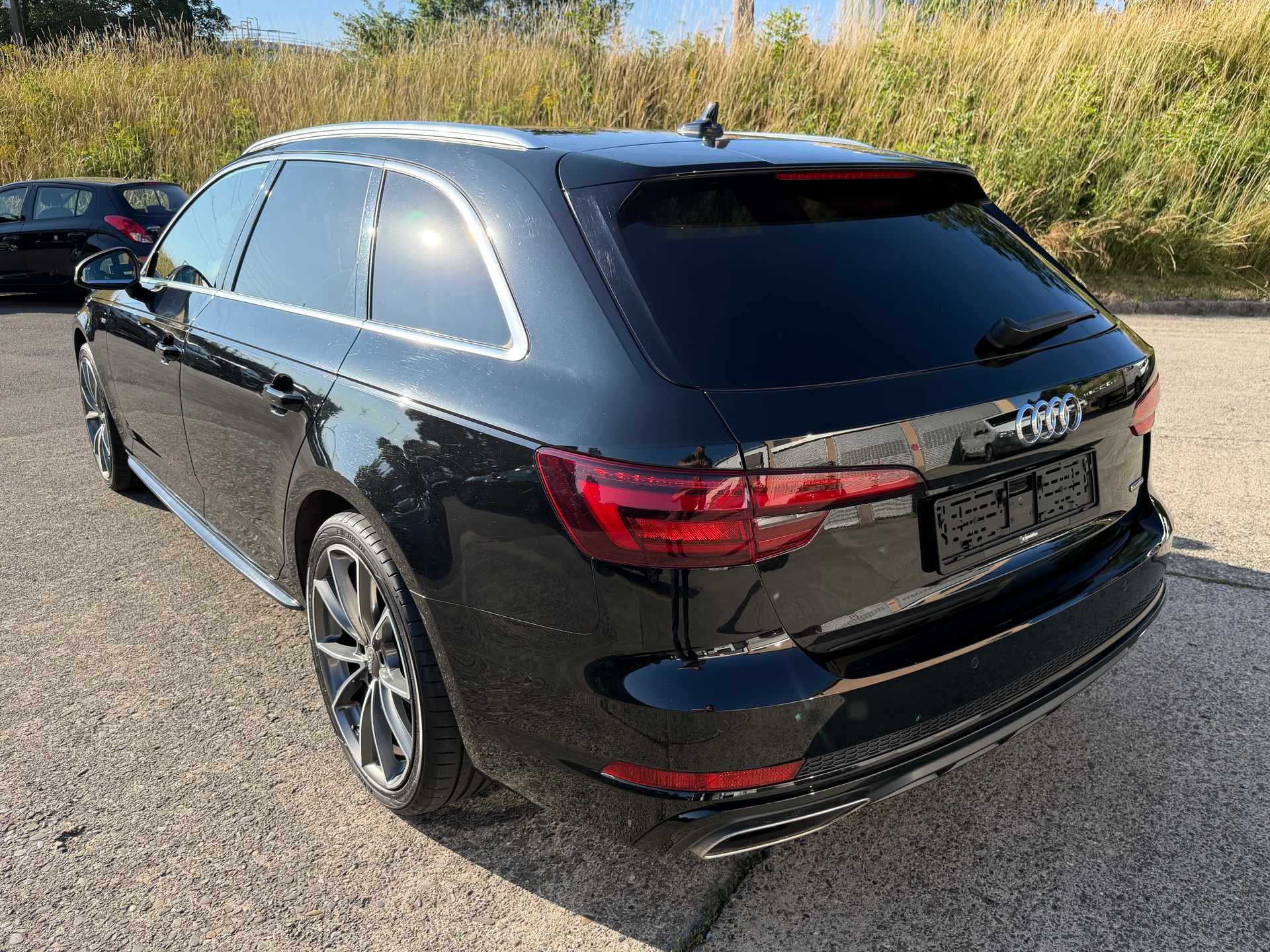 AUDI A4 Avant 2.0 TDI Sport quattro S-tronic-showroom-element-2