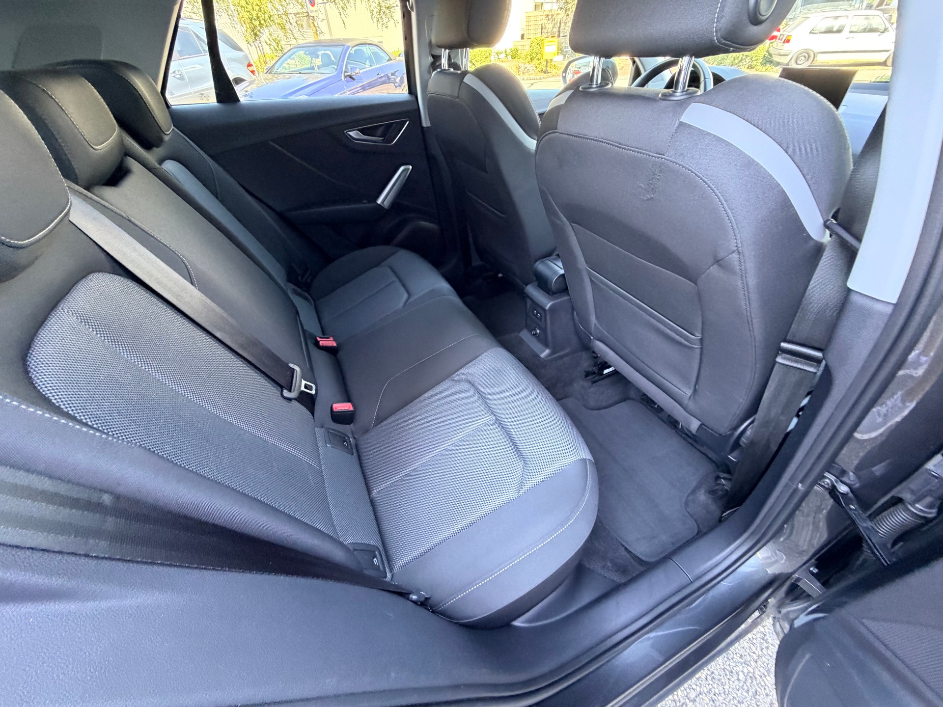 AUDI Q2 35 TFSI S line S-tronic-image-10