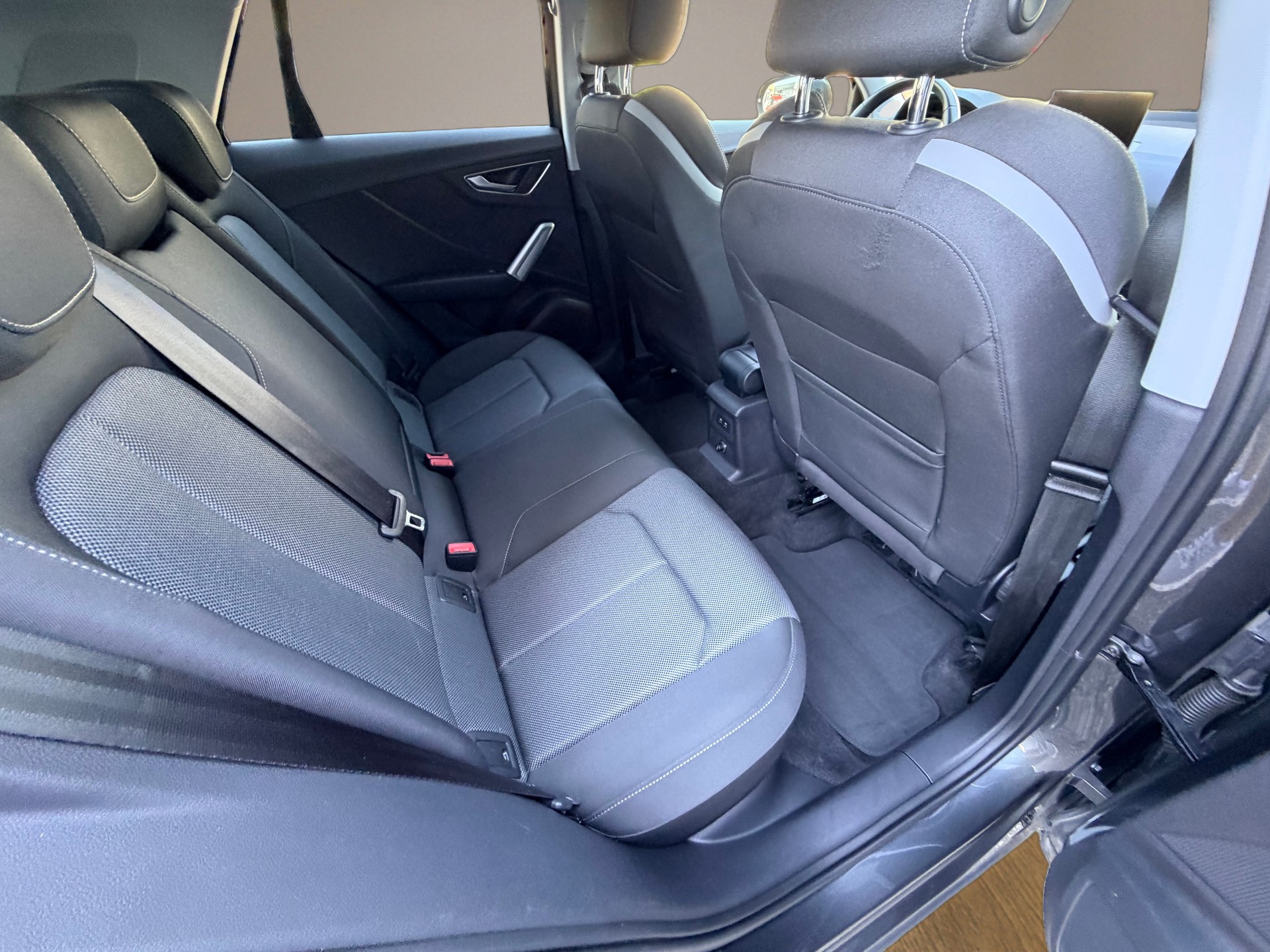 AUDI Q2 35 TFSI S line S-tronic-image-10