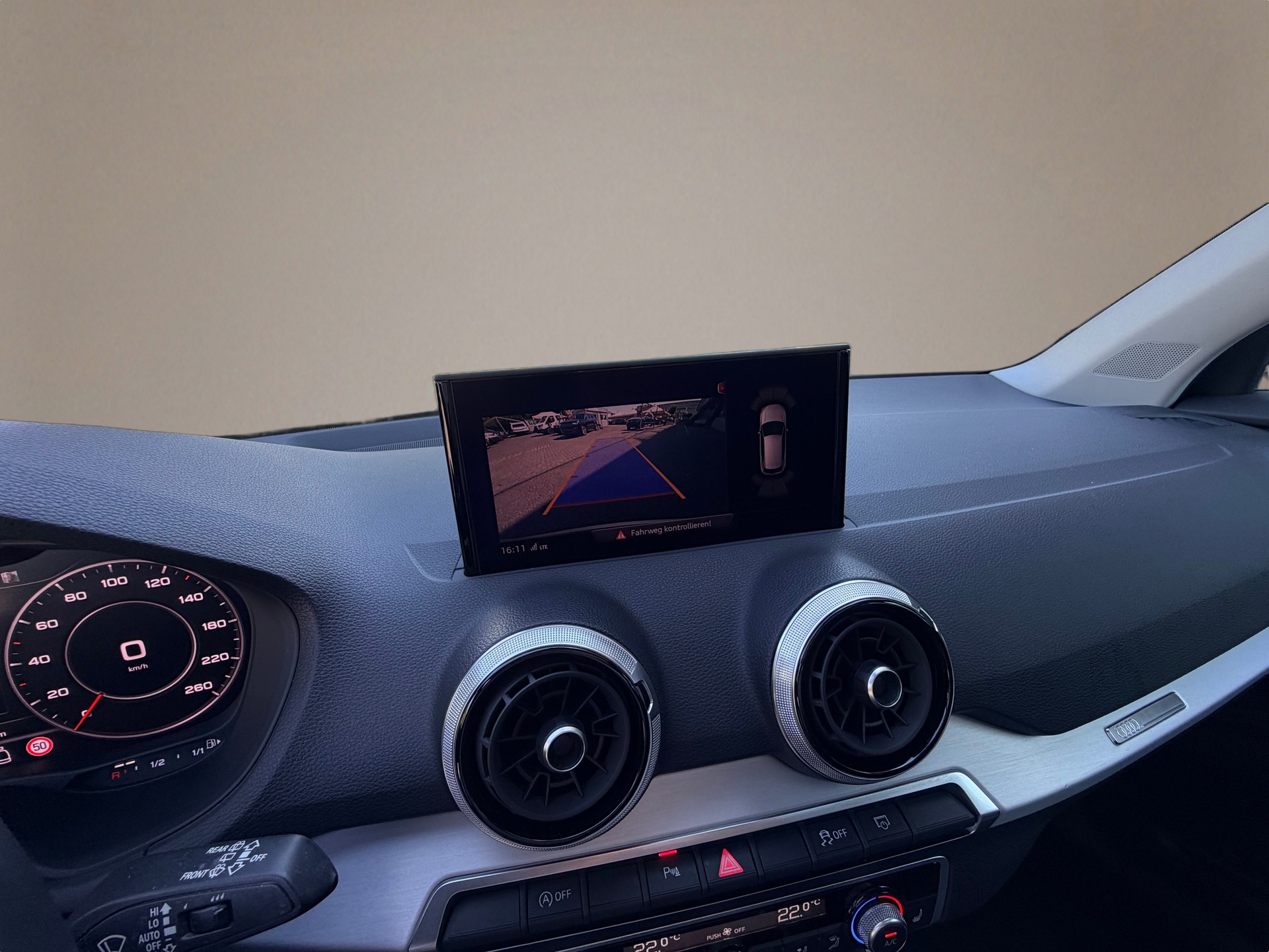 AUDI Q2 35 TFSI S line S-tronic-image-13