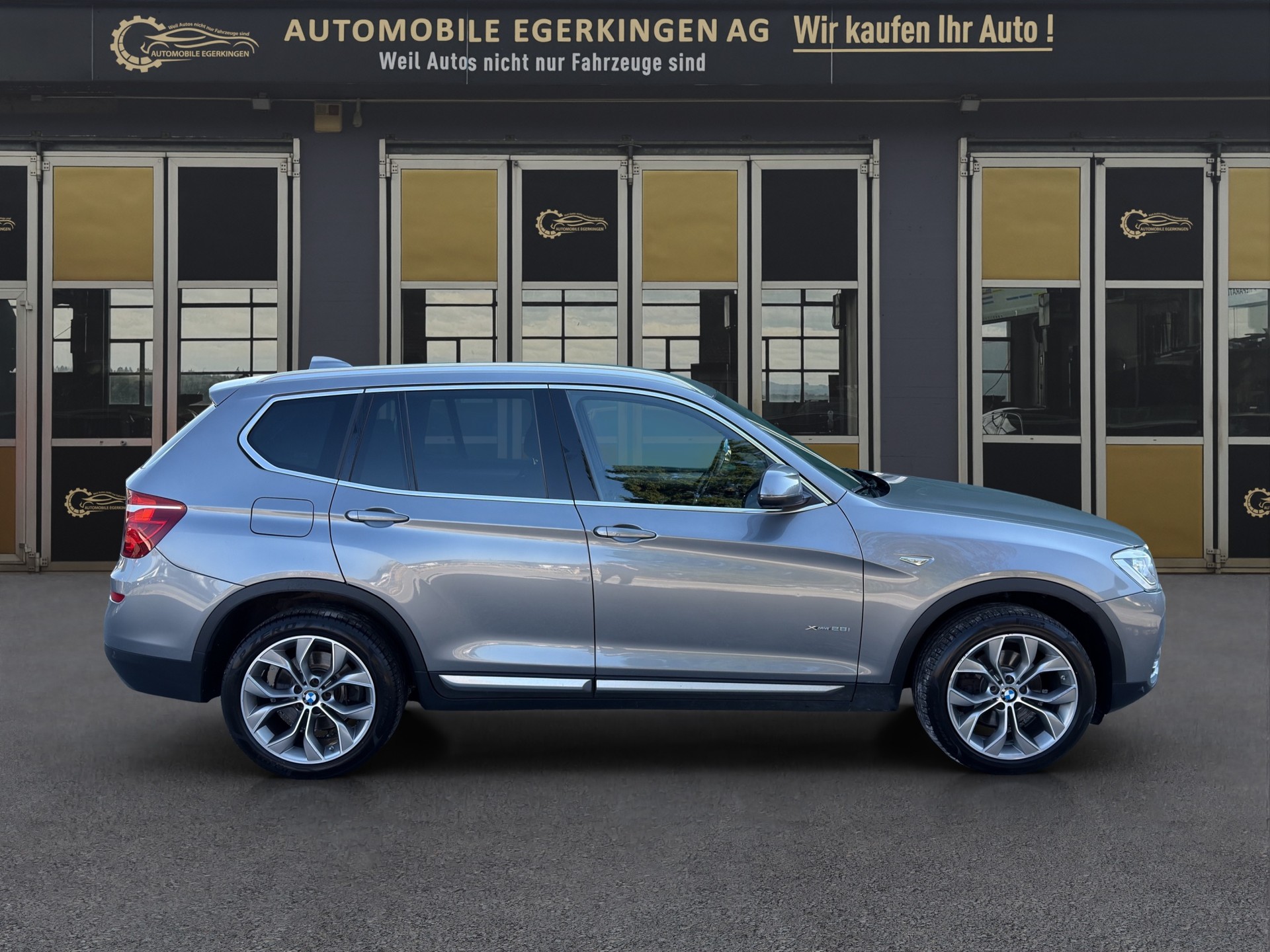 BMW X3 xDrive 28i xLine Steptronic-showroom-element-3