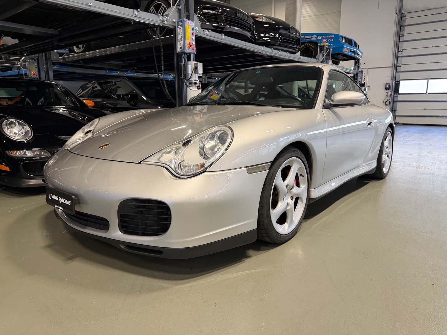 PORSCHE 911 Carrera 4S *PLUS 1/50 world - X51*-image-1