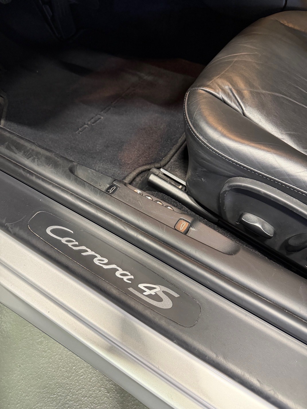 PORSCHE 911 Carrera 4S *PLUS 1/50 world - X51*-image-11