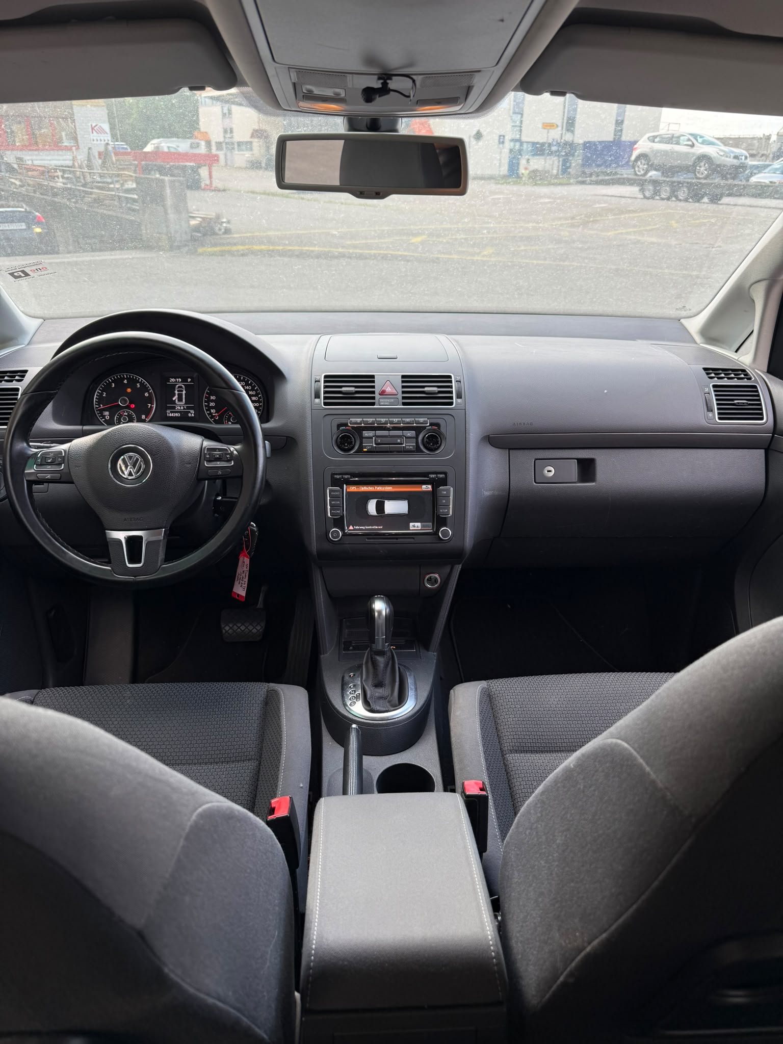 VW Touran 1.4 TSI Trendline DSG-image-8