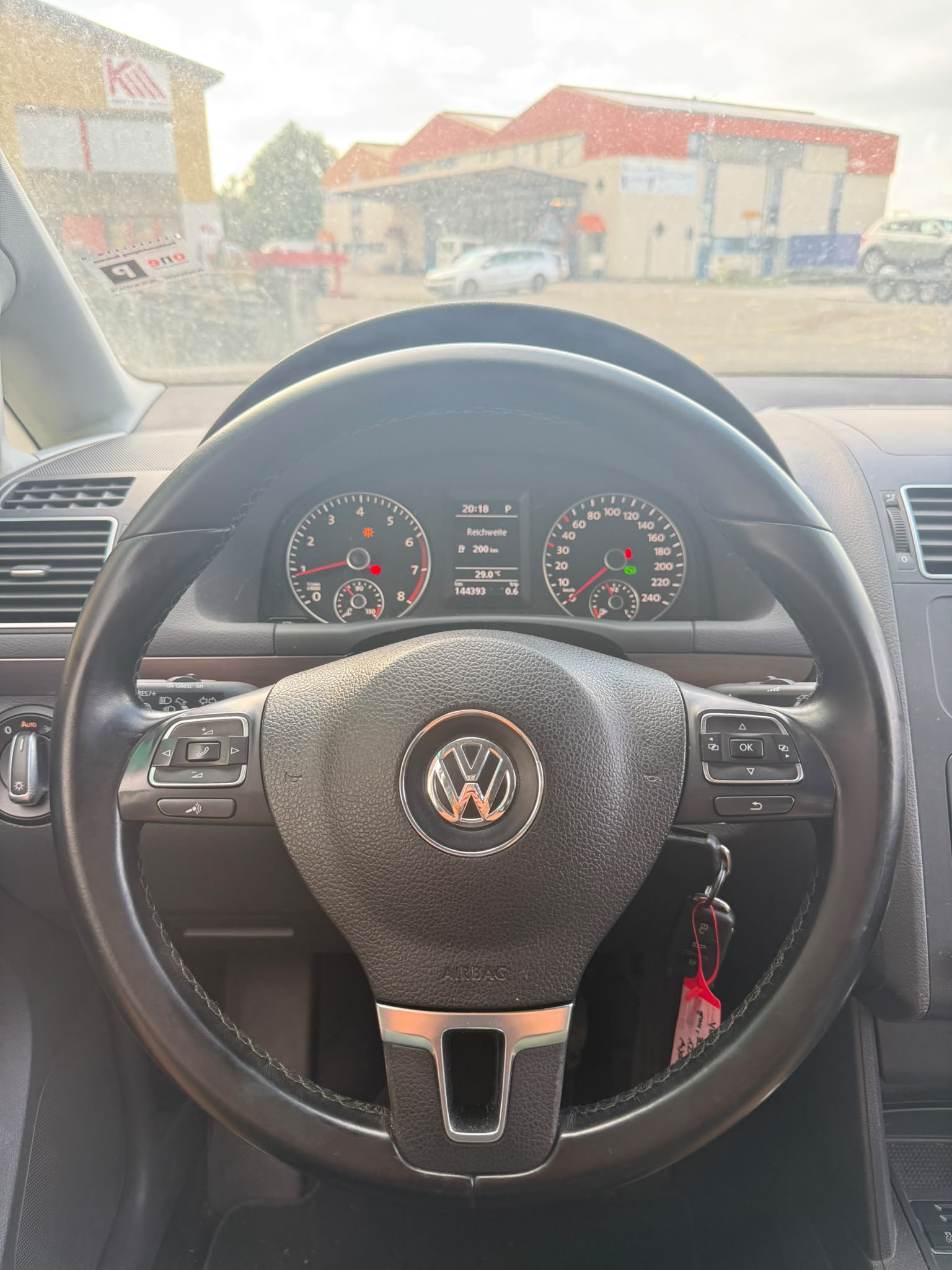 VW Touran 1.4 TSI Trendline DSG-image-10