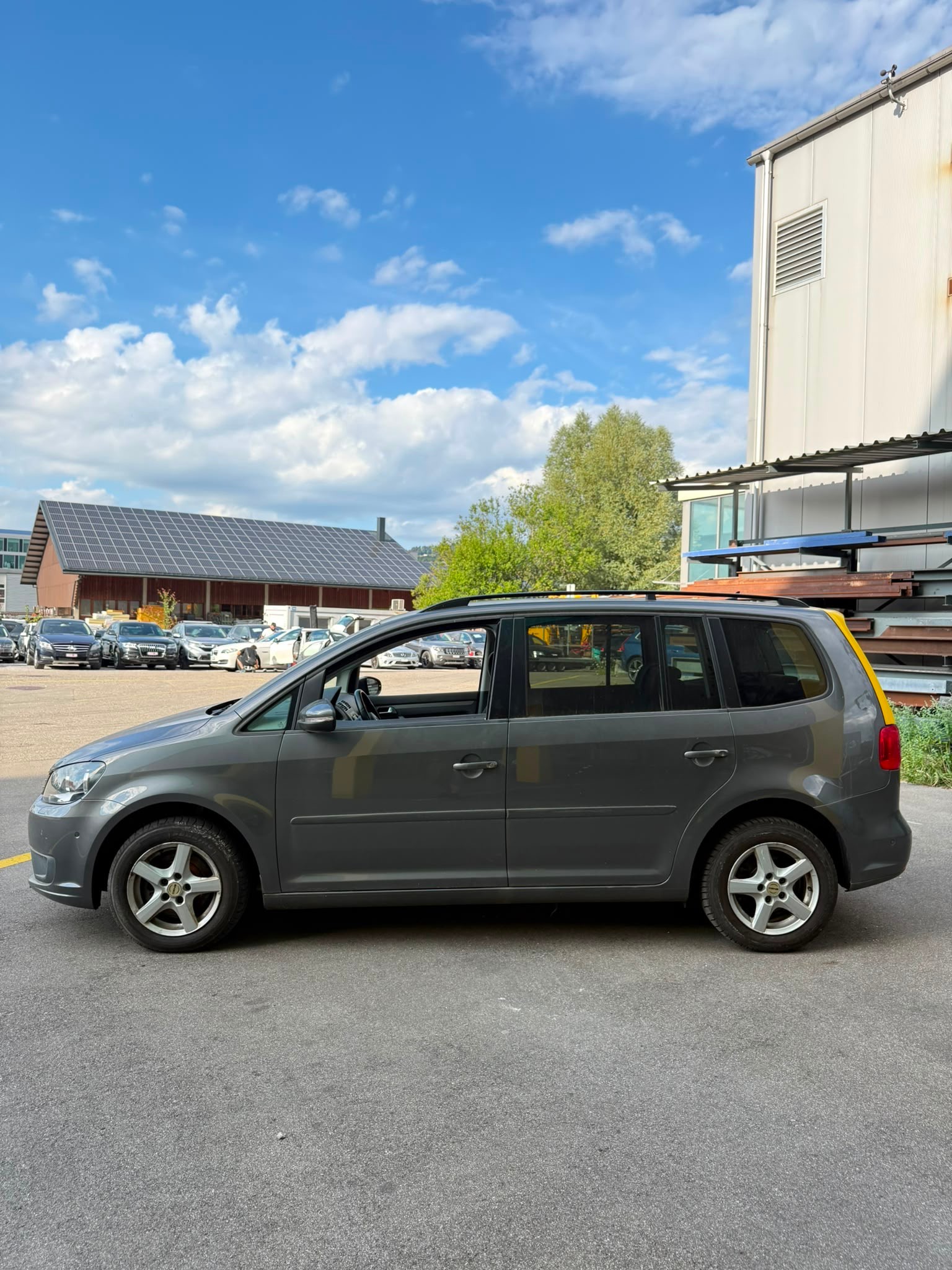 VW Touran 1.4 TSI Trendline DSG-image-3