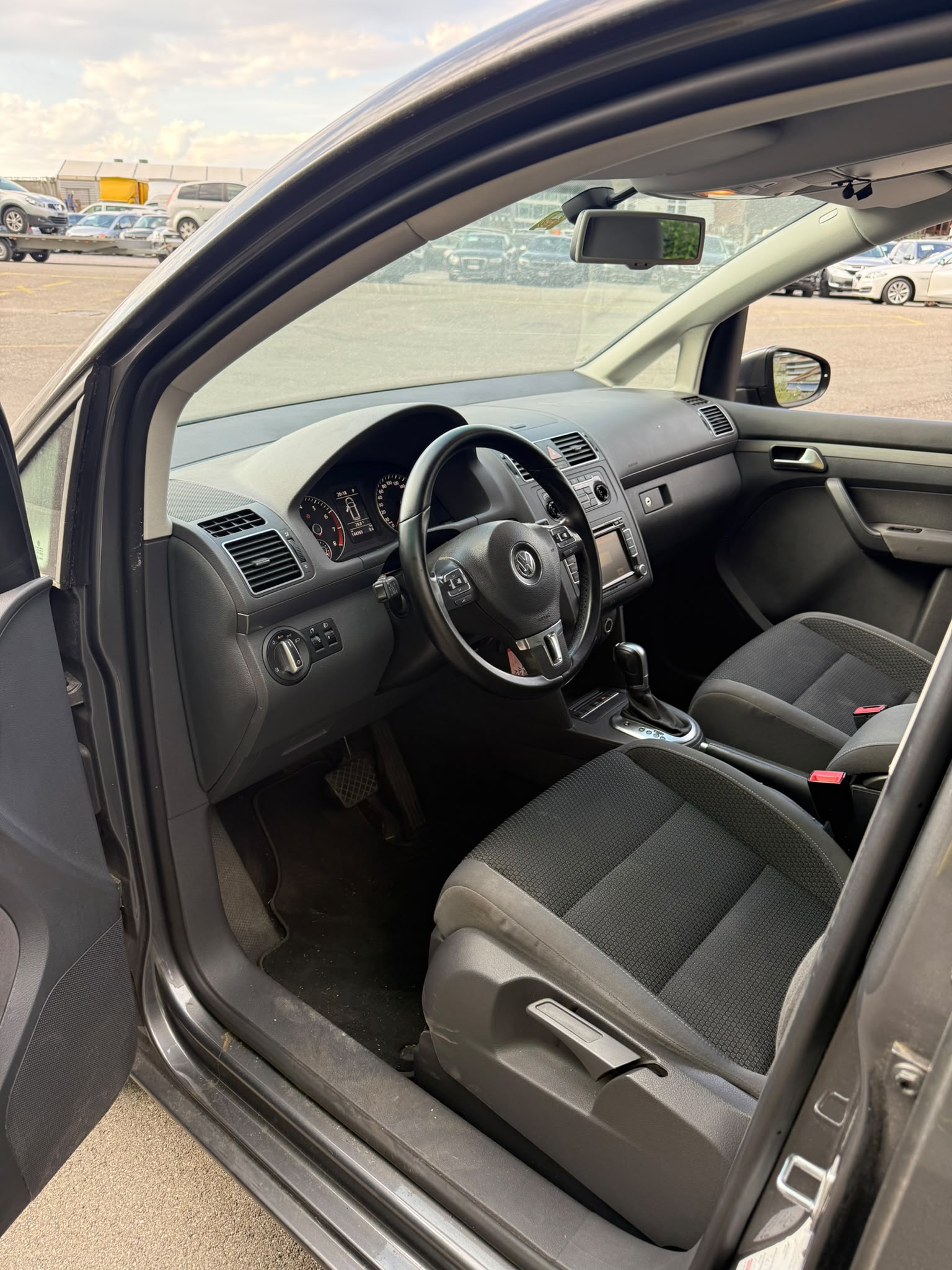 VW Touran 1.4 TSI Trendline DSG-image-7