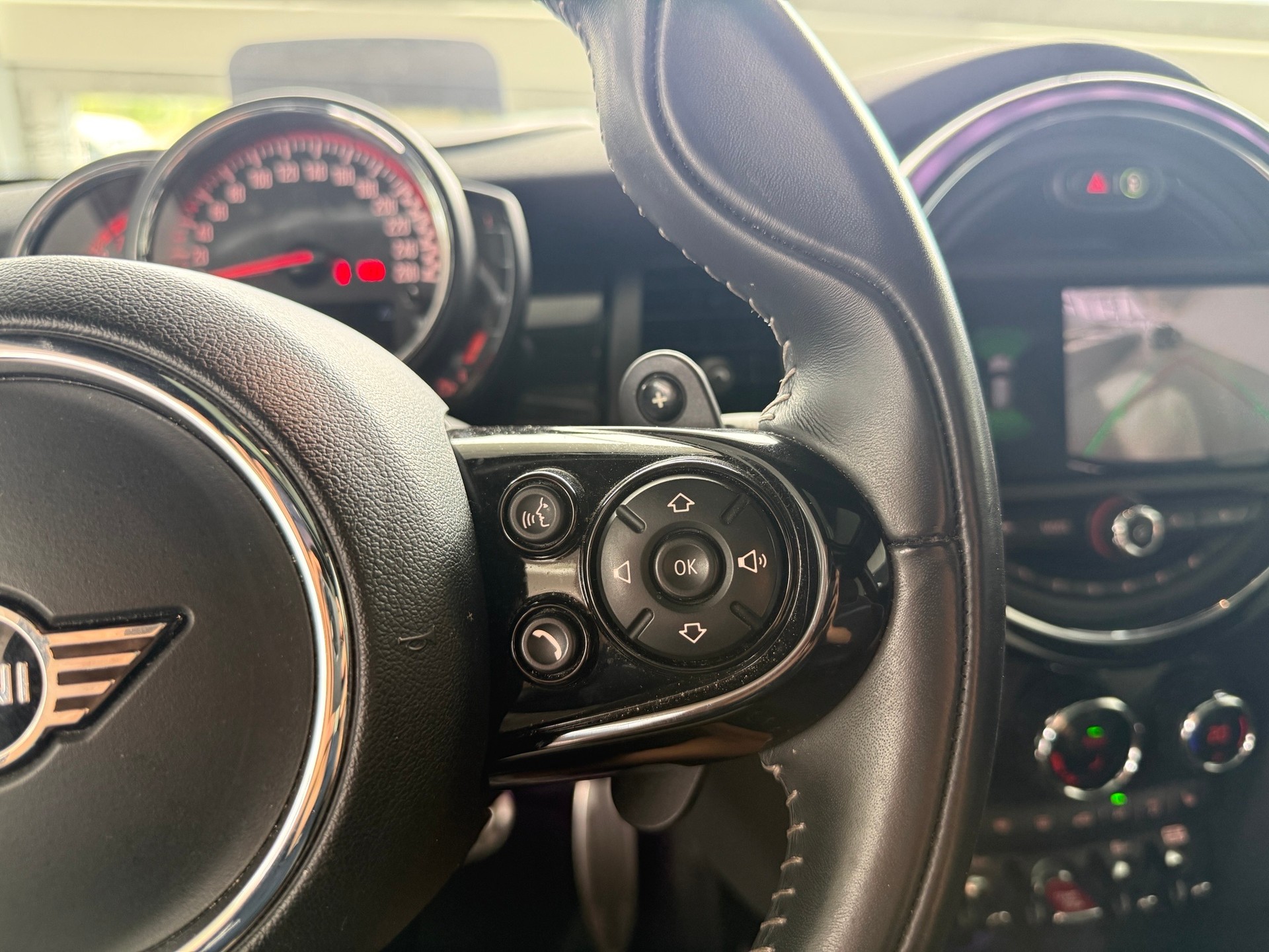 MINI Cooper John Cooper Works Steptronic-image-18