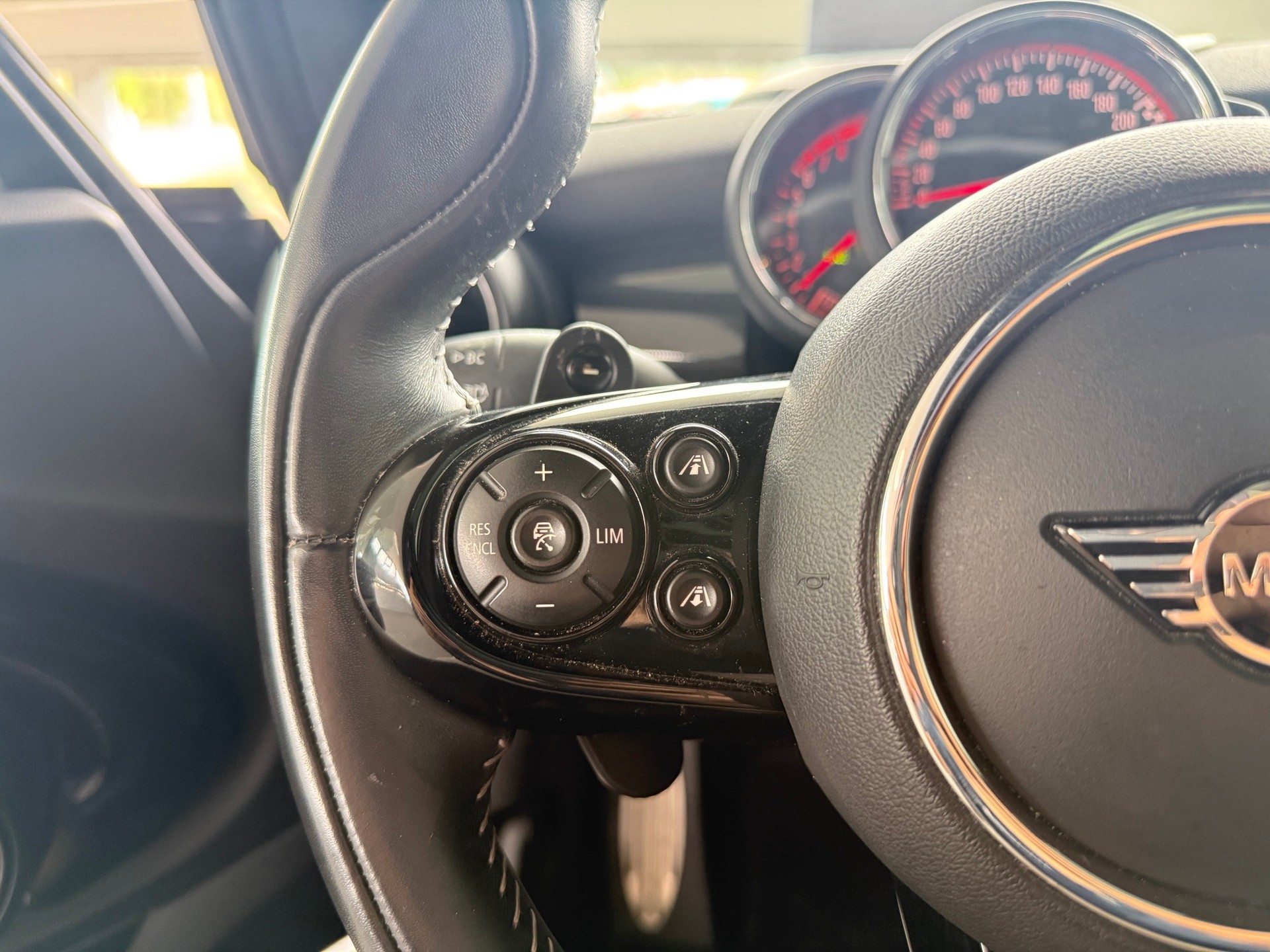 MINI Cooper John Cooper Works Steptronic-image-17