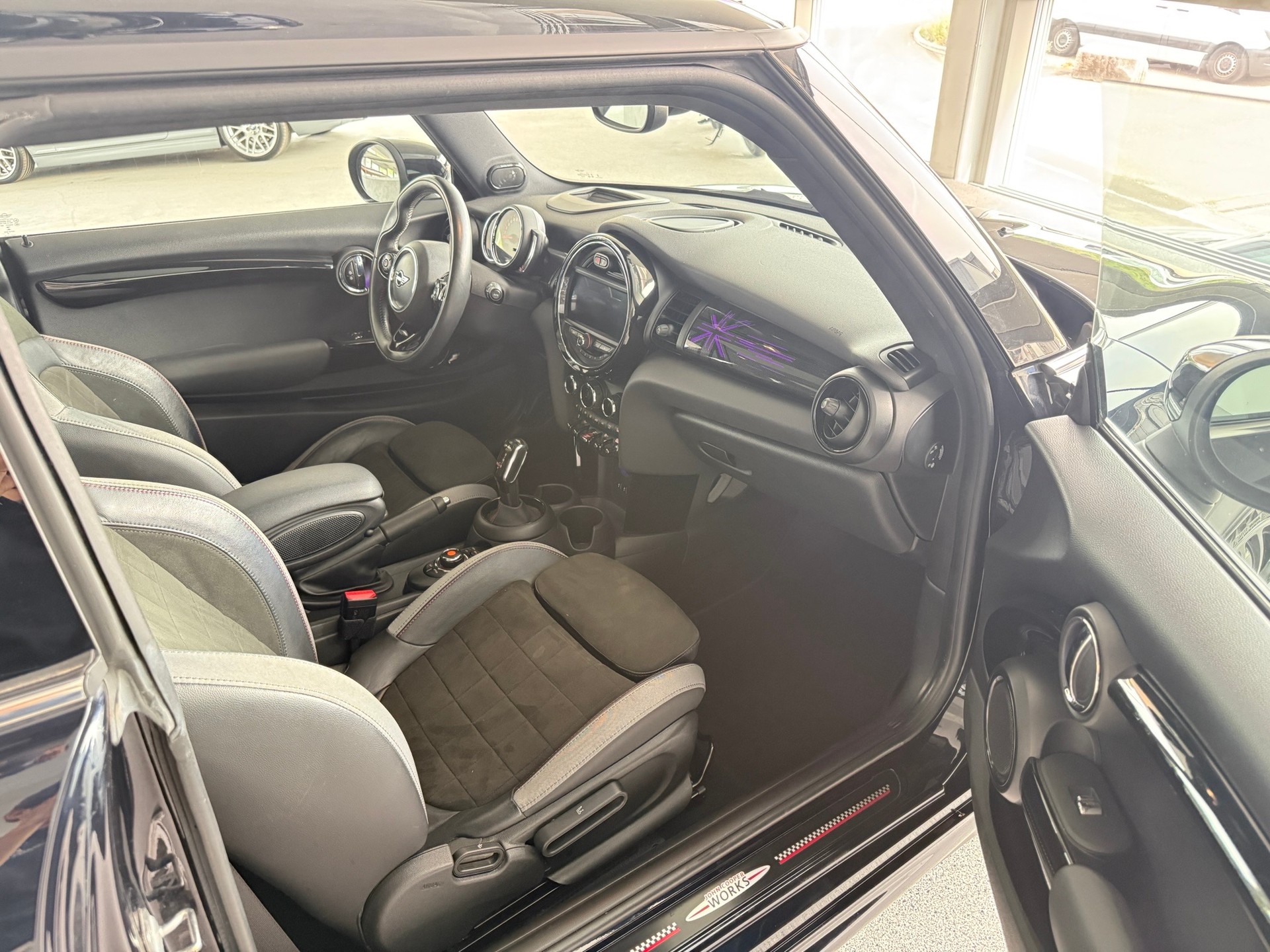 MINI Cooper John Cooper Works Steptronic-image-9