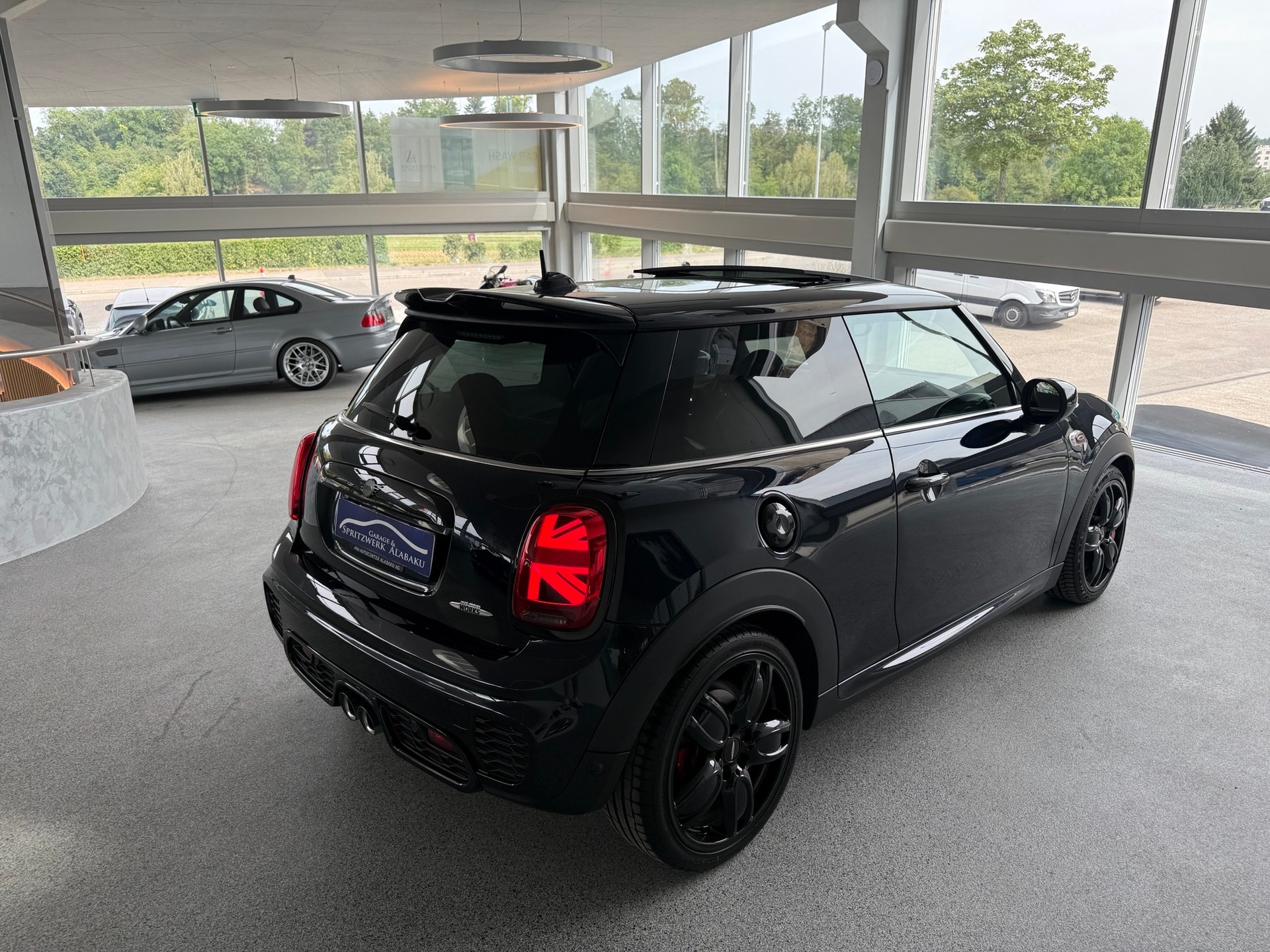MINI Cooper John Cooper Works Steptronic-image-5