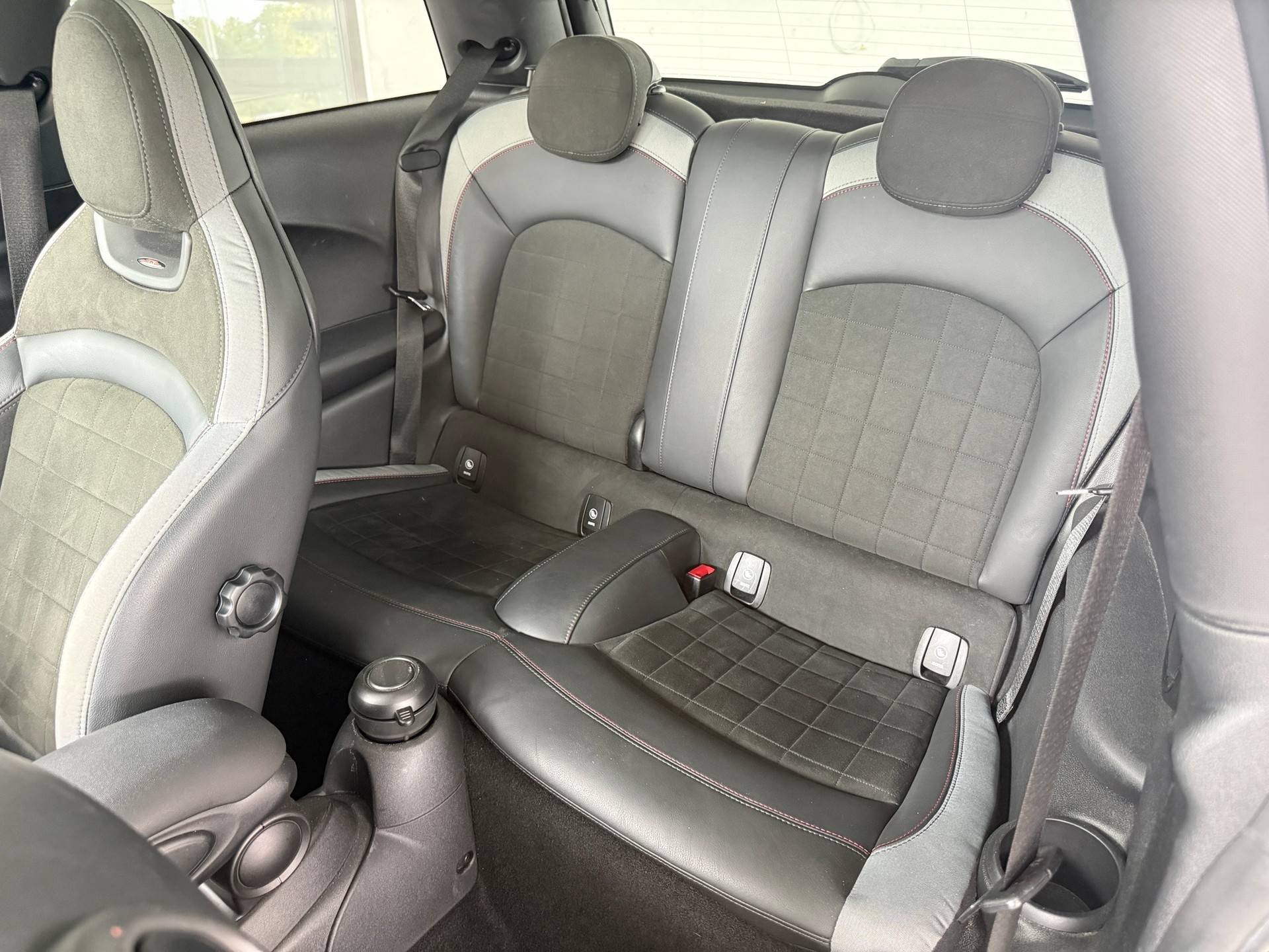 MINI Cooper John Cooper Works Steptronic-image-8