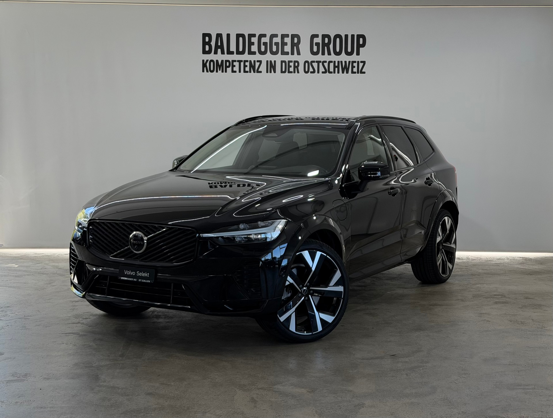 VOLVO XC60 2.0 T6 TE Ultra Dark eAWD
