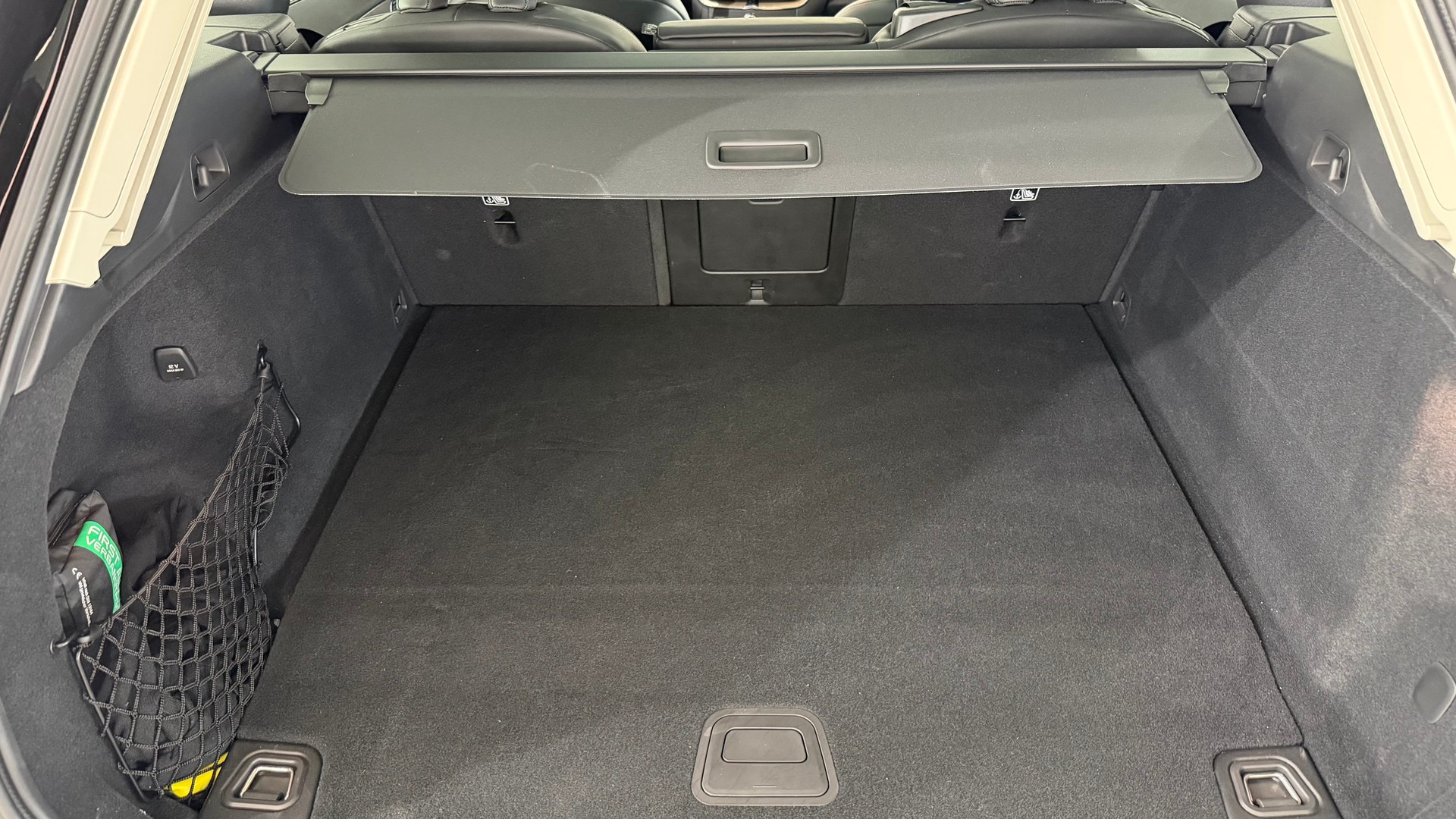 VOLVO XC60 2.0 T6 TE Ultra Dark eAWD-image-13