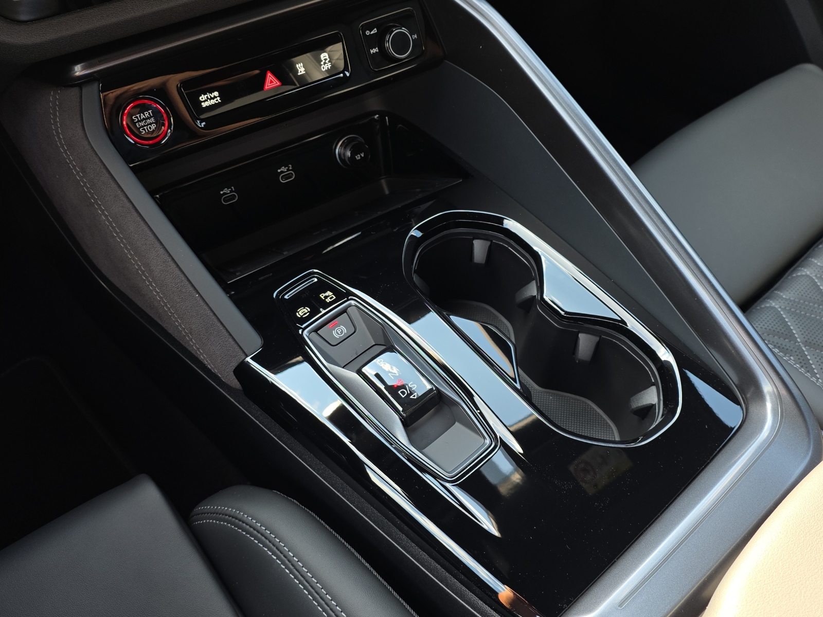 AUDI SQ5 TFSI quattro S-tronic-image-12