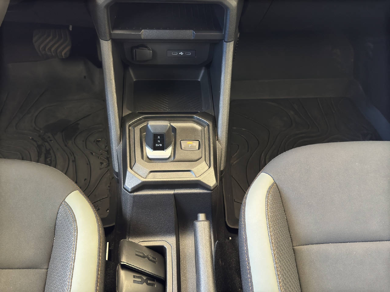 DACIA Duster 1.6 Hybrid Extreme-image-16