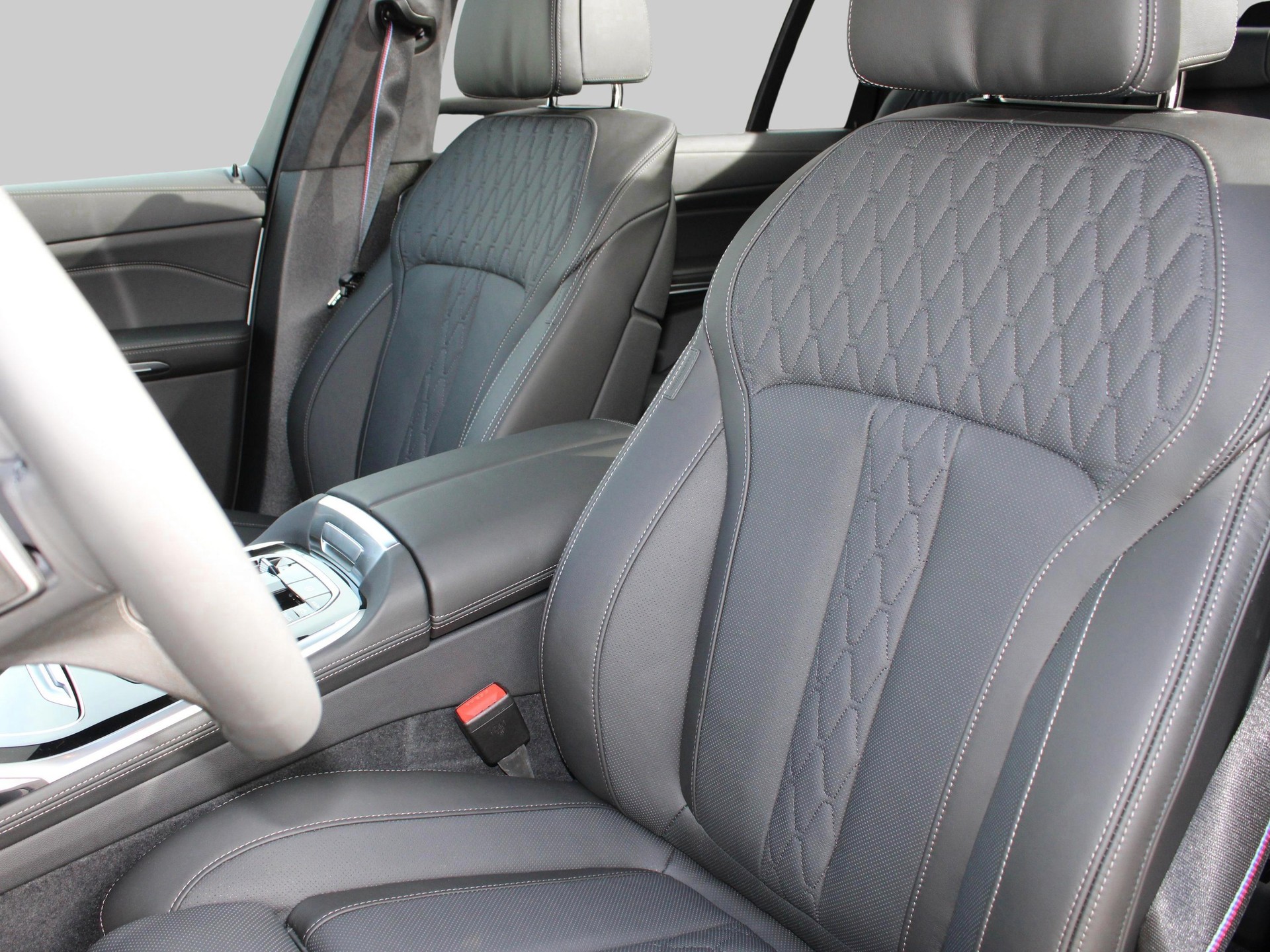 BMW X7 xDrive 40d M Sport Pro-image-12