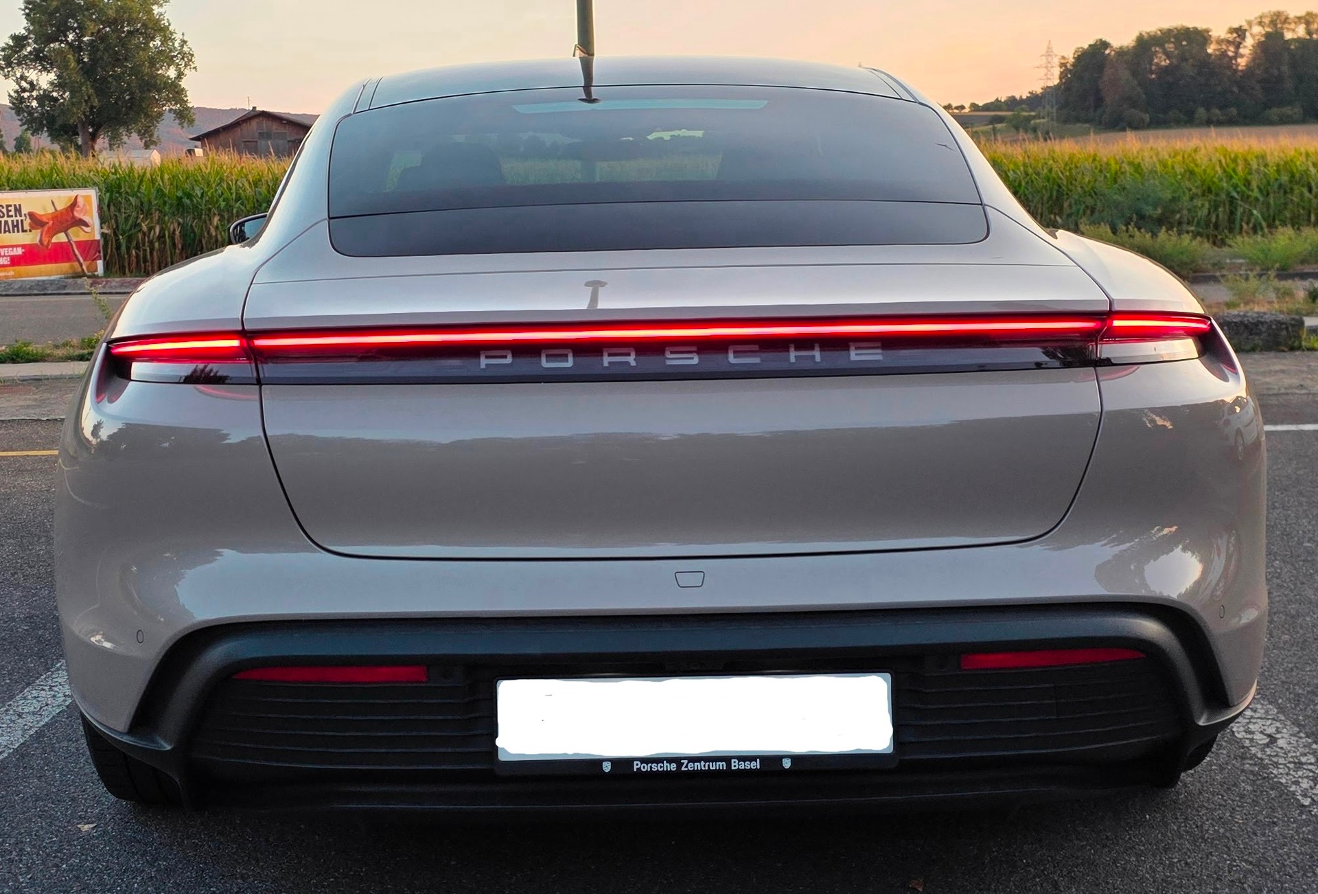 PORSCHE Taycan 4S Performancebatterie Plus (93,4 kWh)-image-3