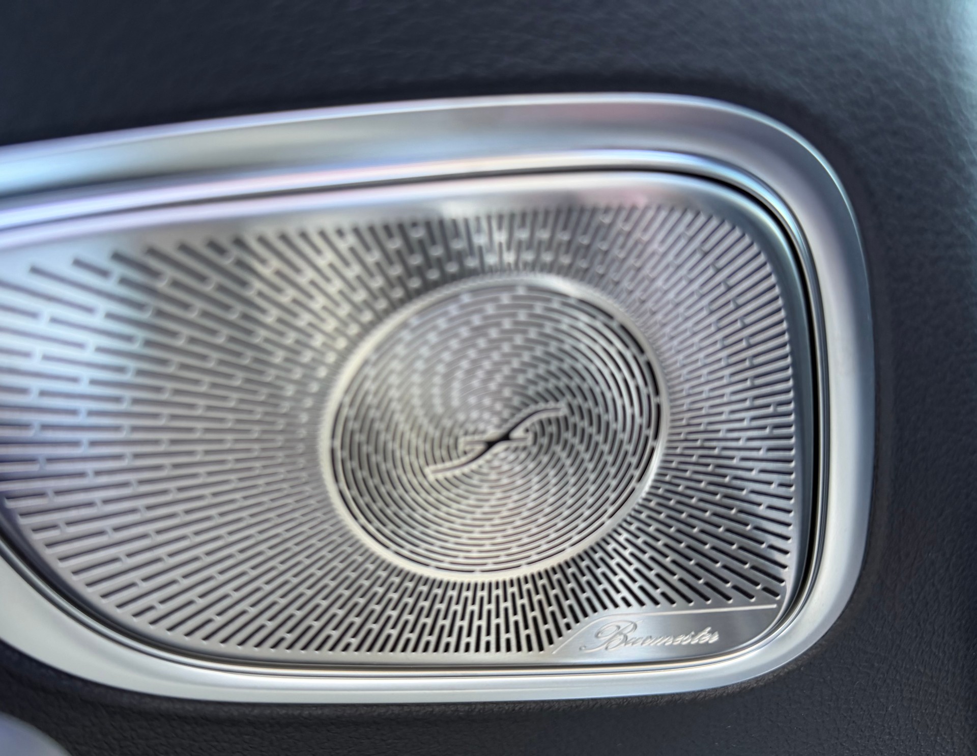 MERCEDES-BENZ GLC 300 AMG Line 4Matic 9G-Tronic-image-7