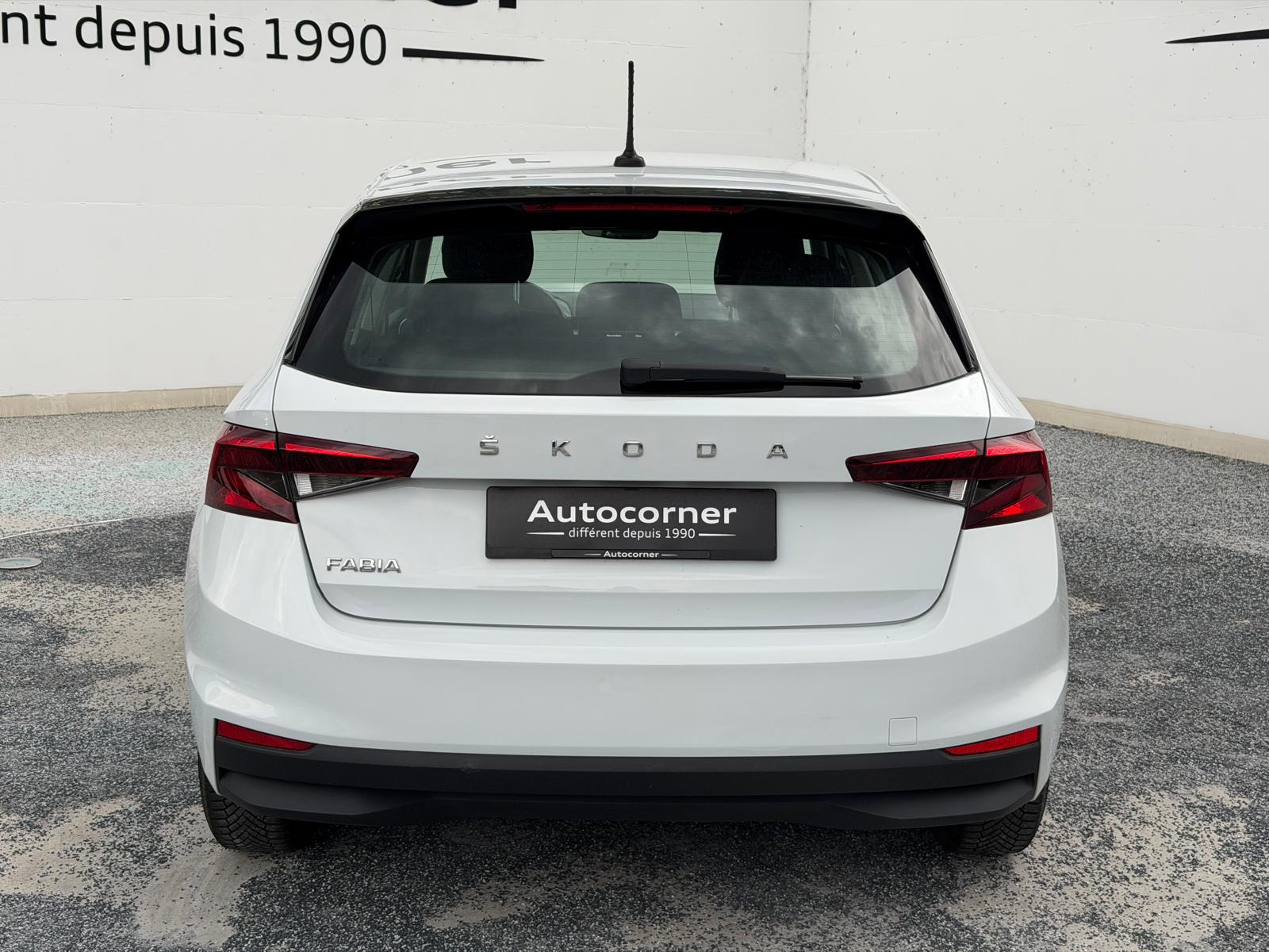 SKODA Fabia 1.0 TSI Ambition DSG-image-4