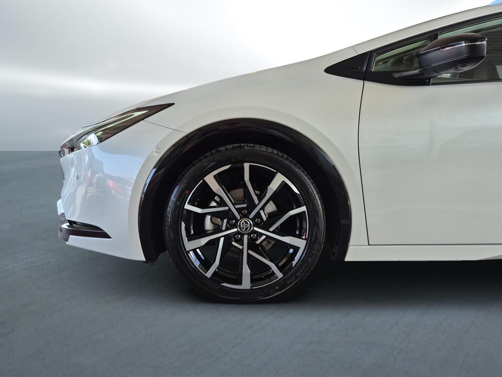 TOYOTA Prius 2.0 Plug-In-Hybrid Premium-image-18