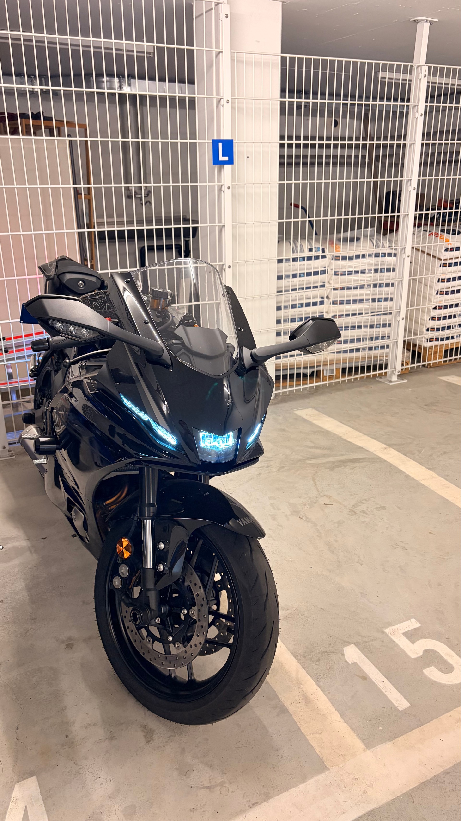 YAMAHA R7-image-3