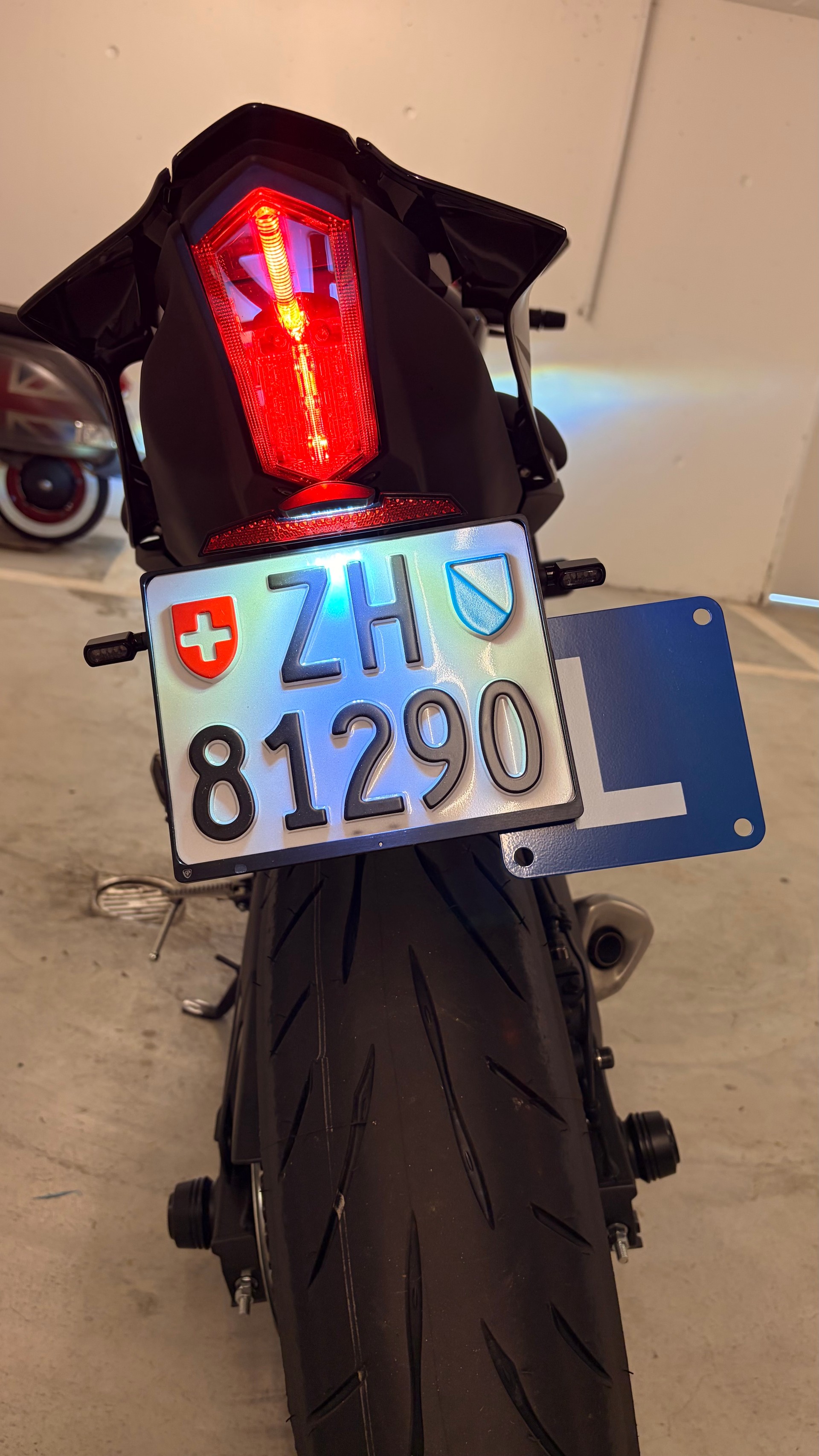 YAMAHA R7-image-2