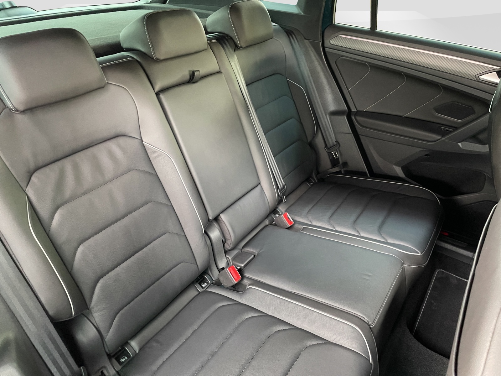 VW Tiguan 2.0 TSI R-Line DSG-image-9