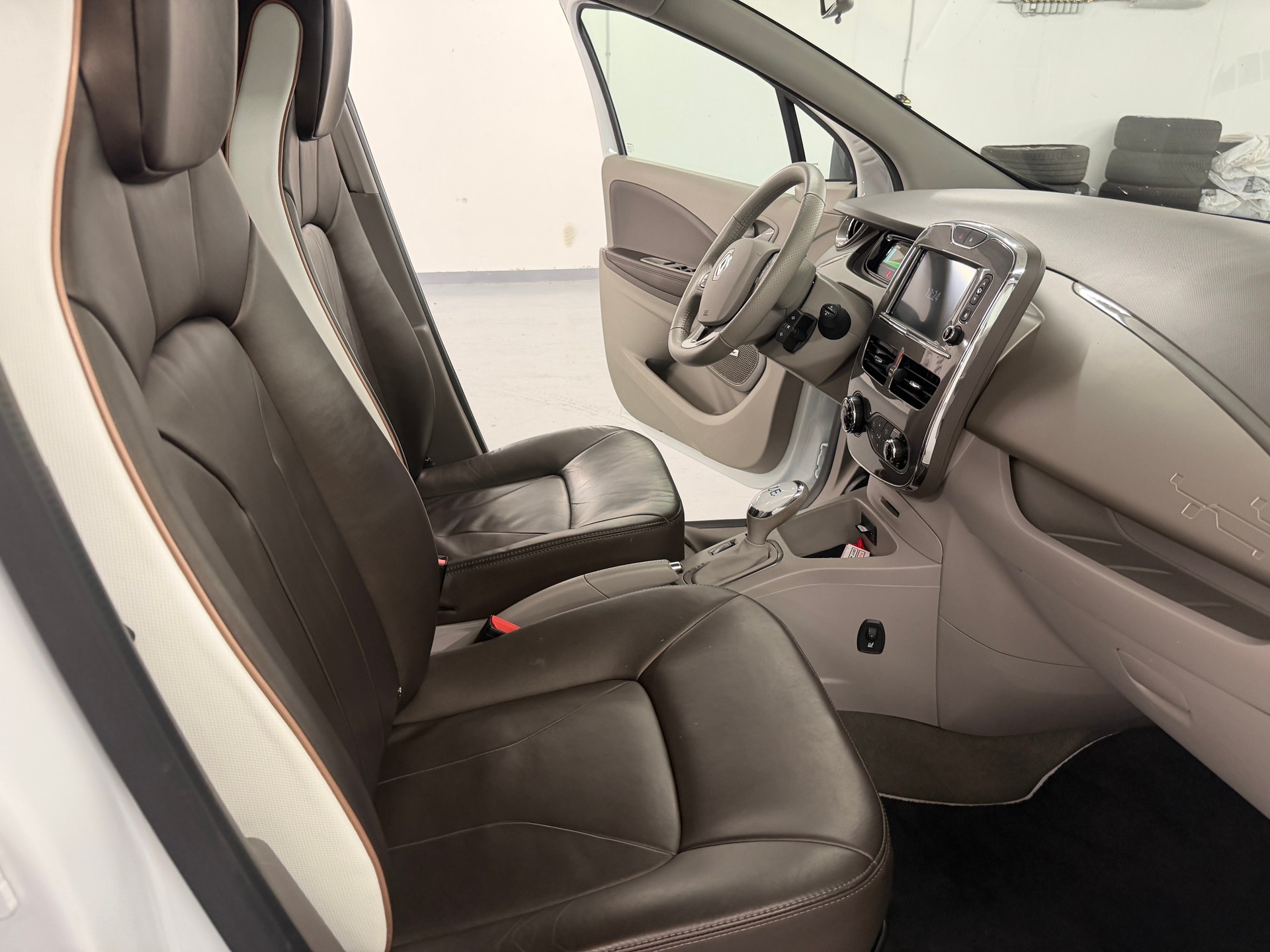 RENAULT Zoe FP Intens Q90 mit Schnelladung (incl. Battery)-image-8